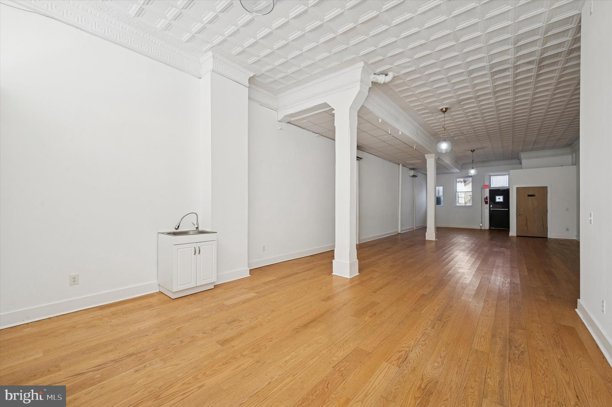 BELMONT - Commercial Sale