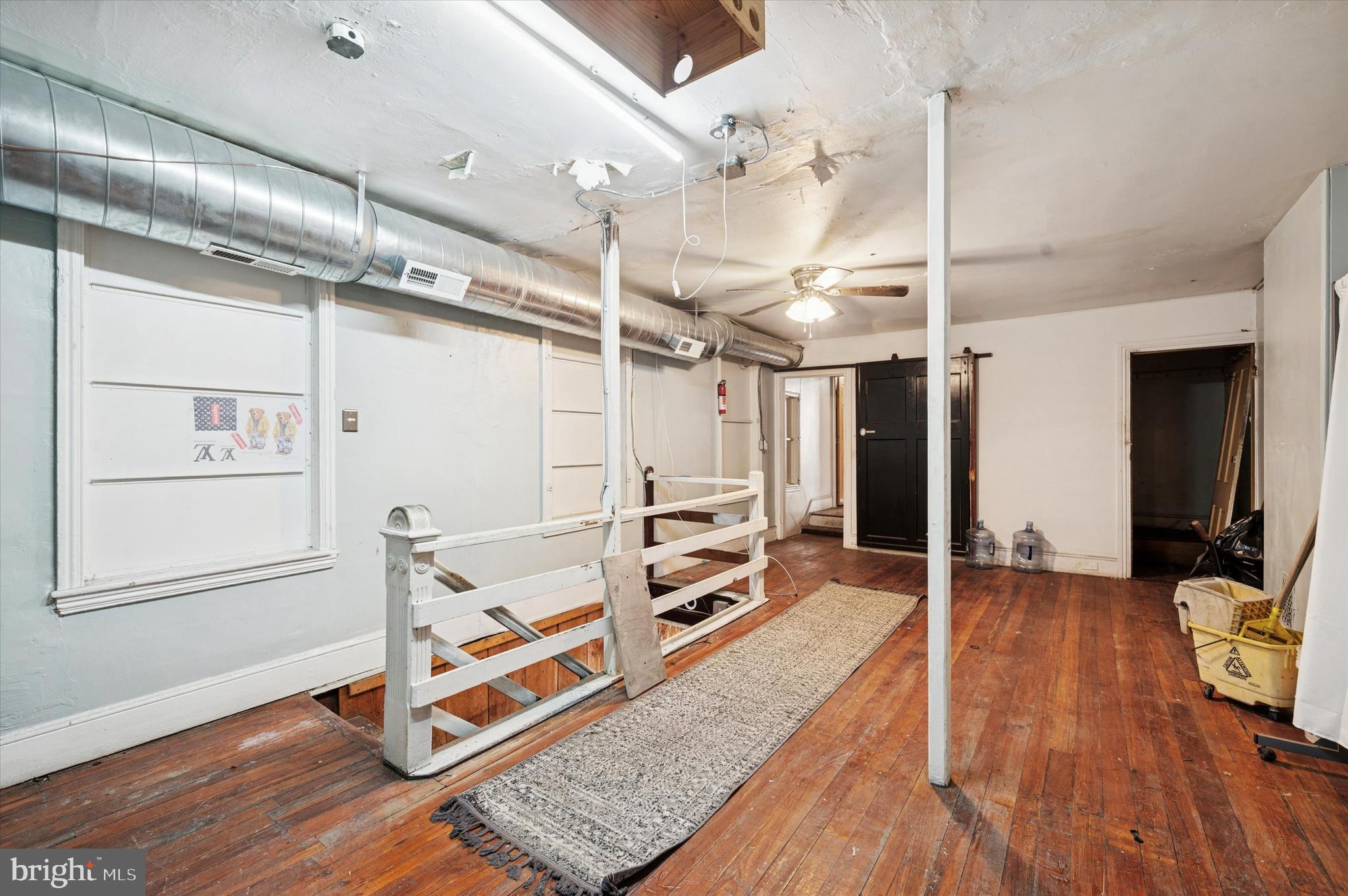 BELMONT - Commercial Sale