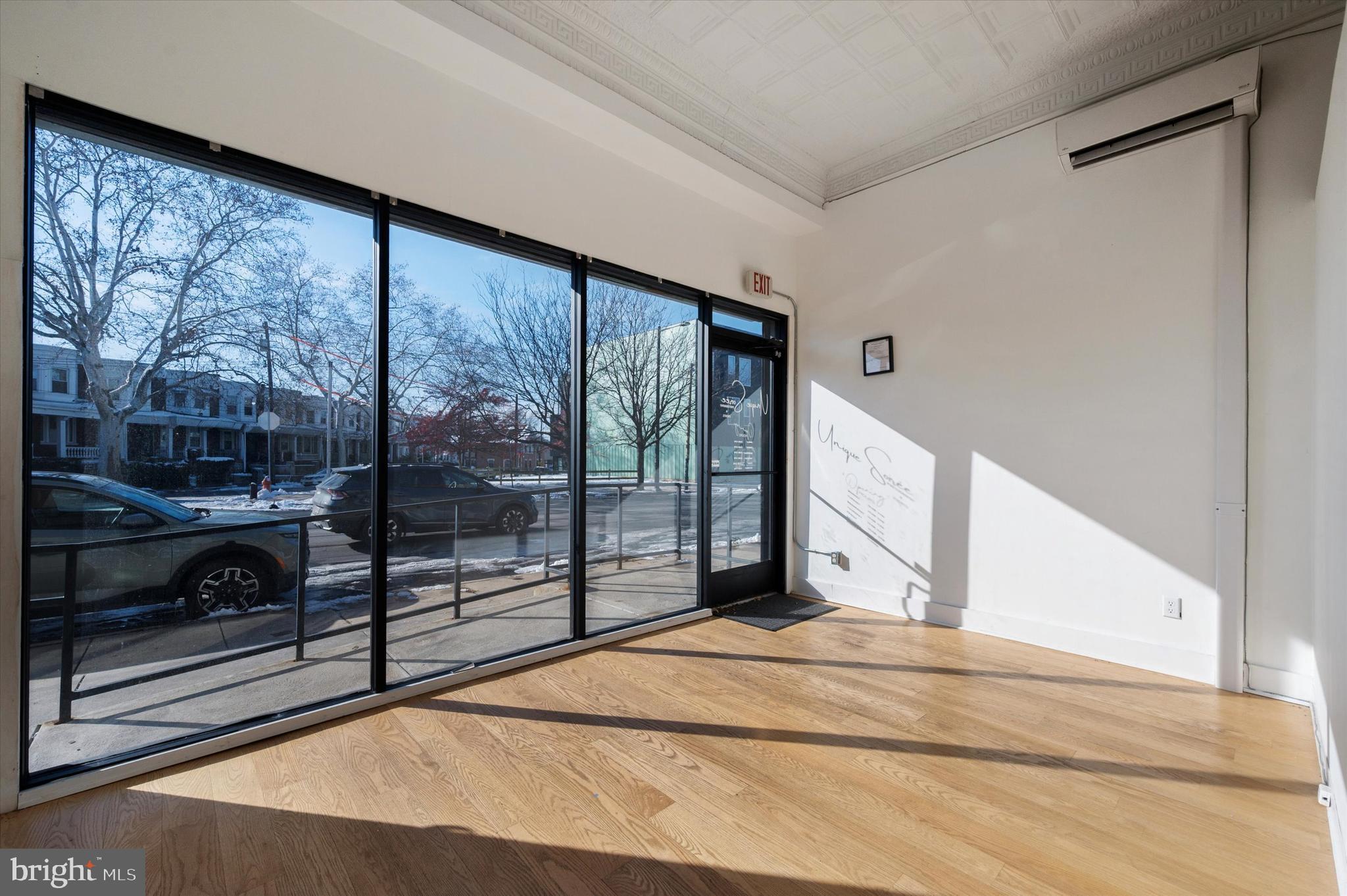 BELMONT - Commercial Sale