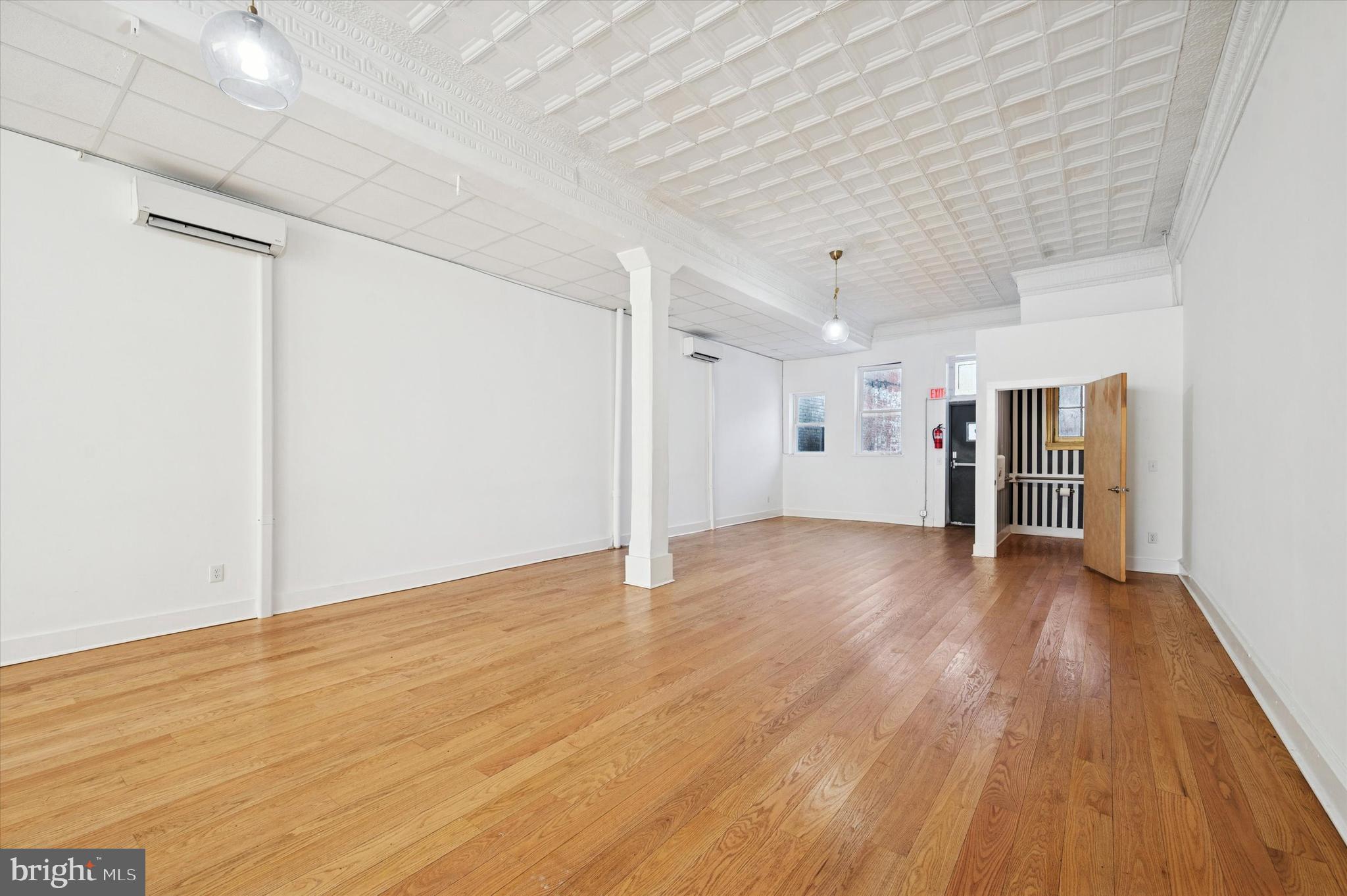 BELMONT - Commercial Sale