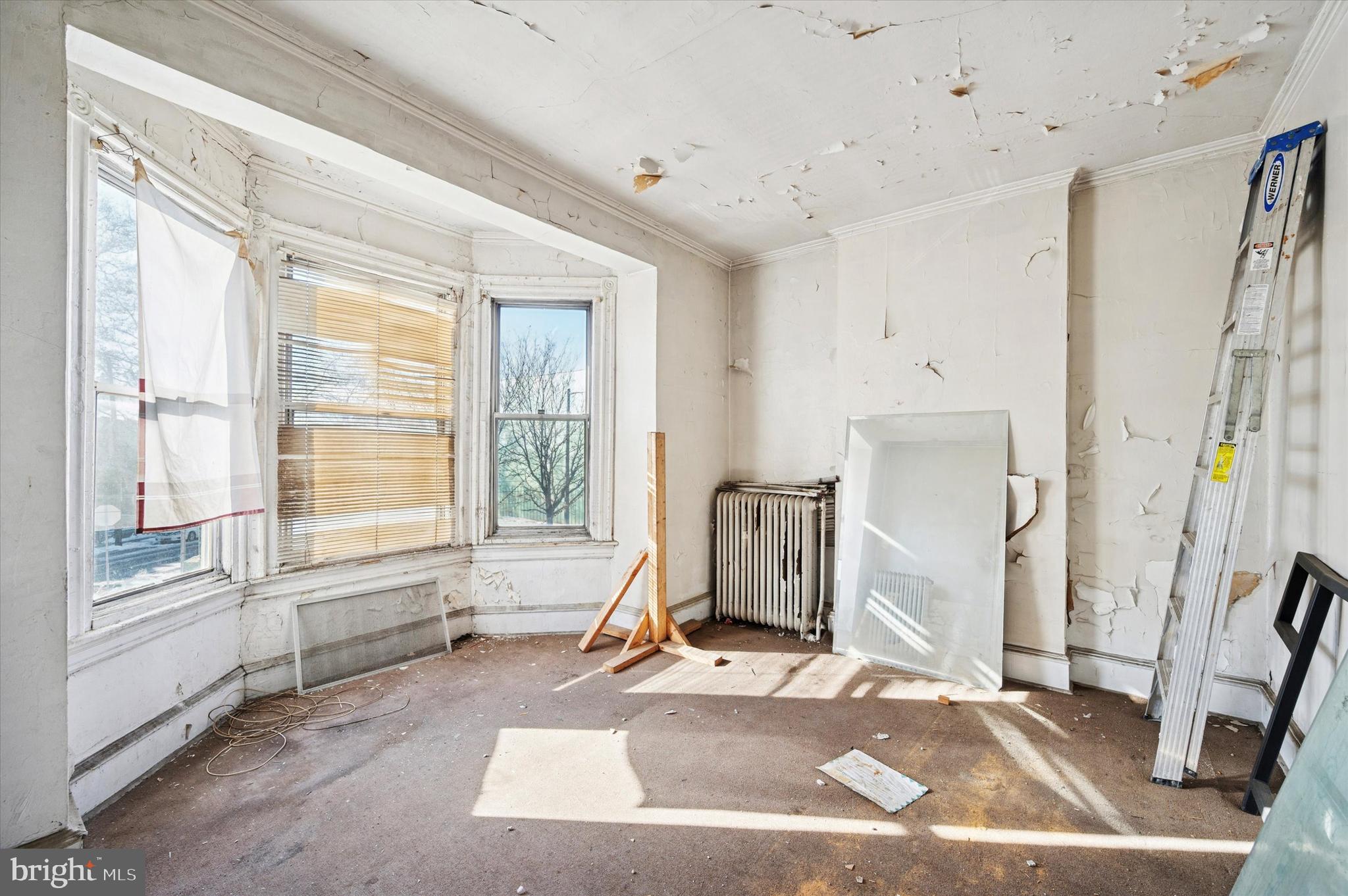 BELMONT - Commercial Sale