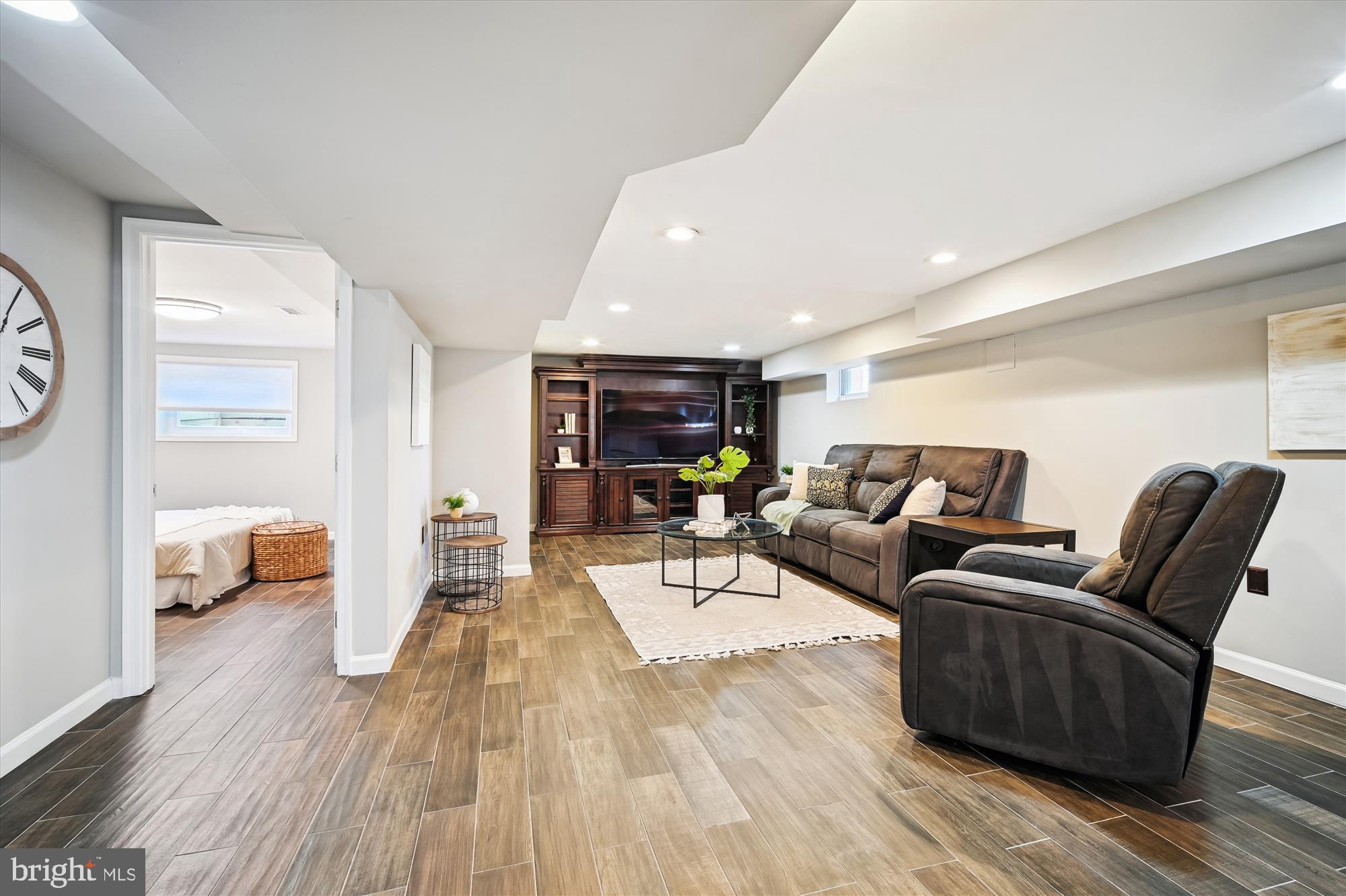 BARCROFT FOREST - Residential