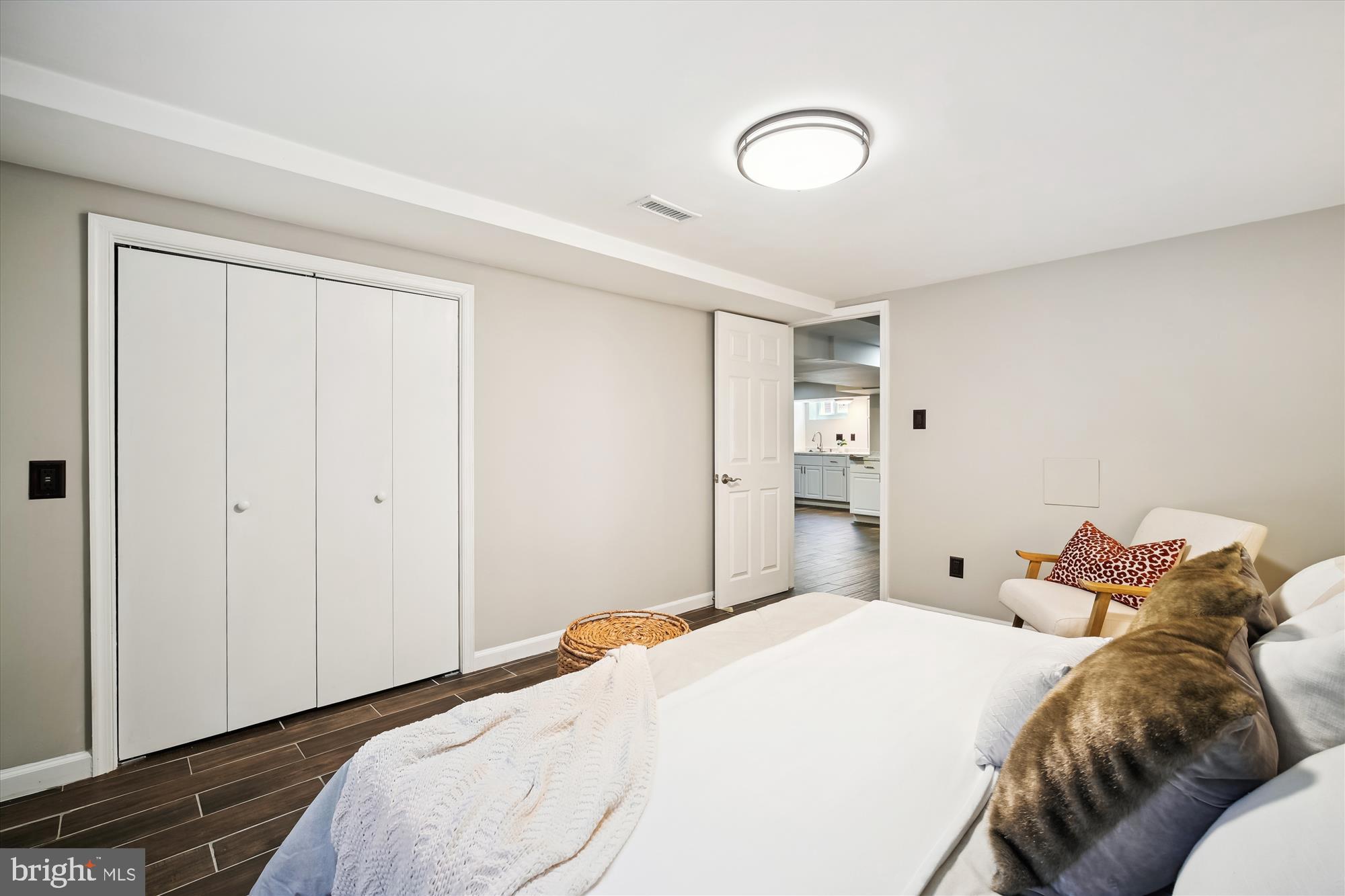 BARCROFT FOREST - Residential