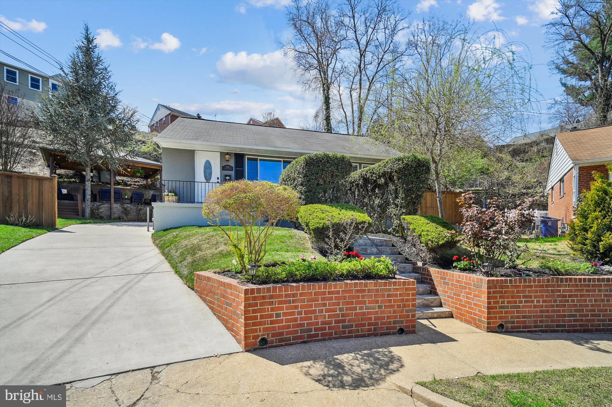 BARCROFT FOREST - Residential