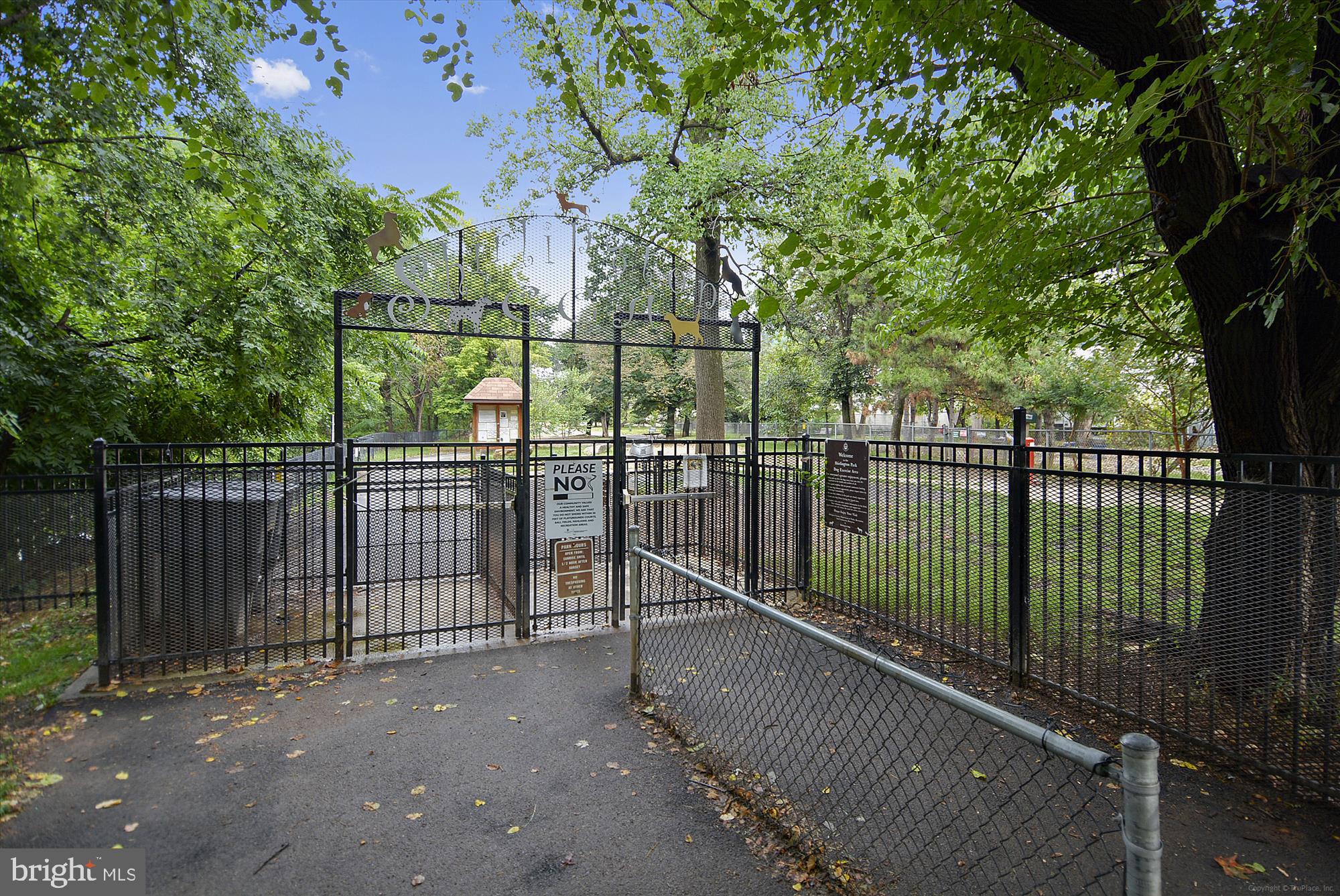 BARCROFT FOREST - Residential