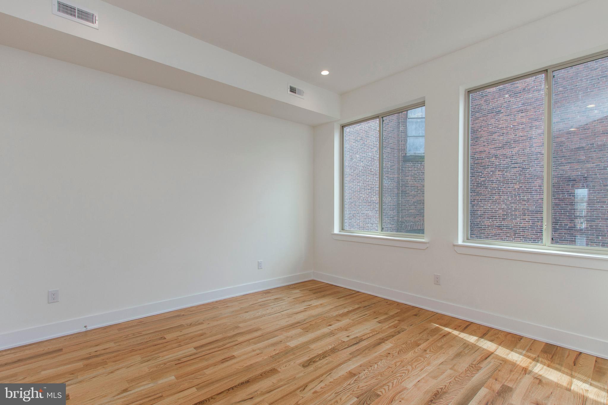 POPLAR - Residential Lease