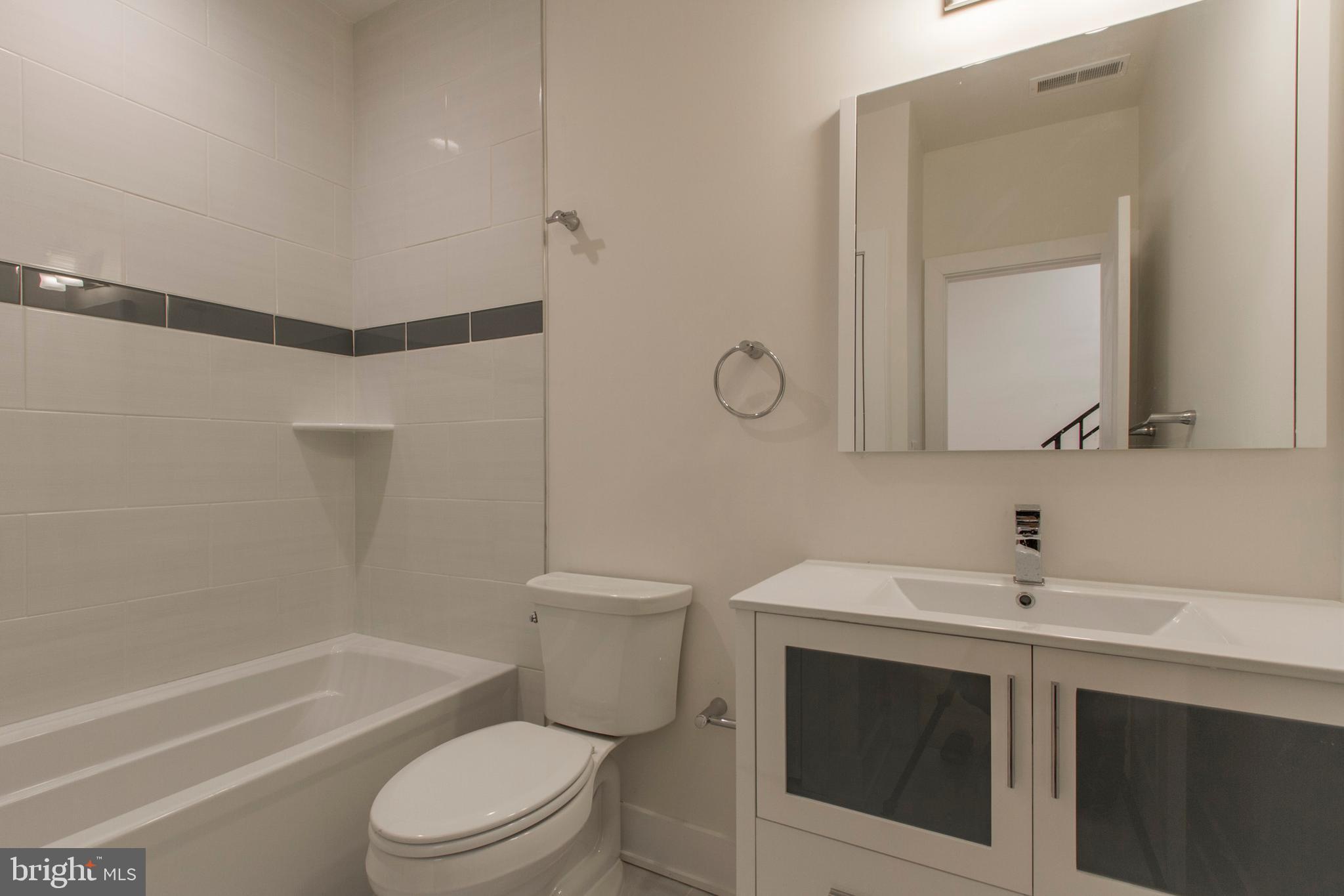 POPLAR - Residential Lease