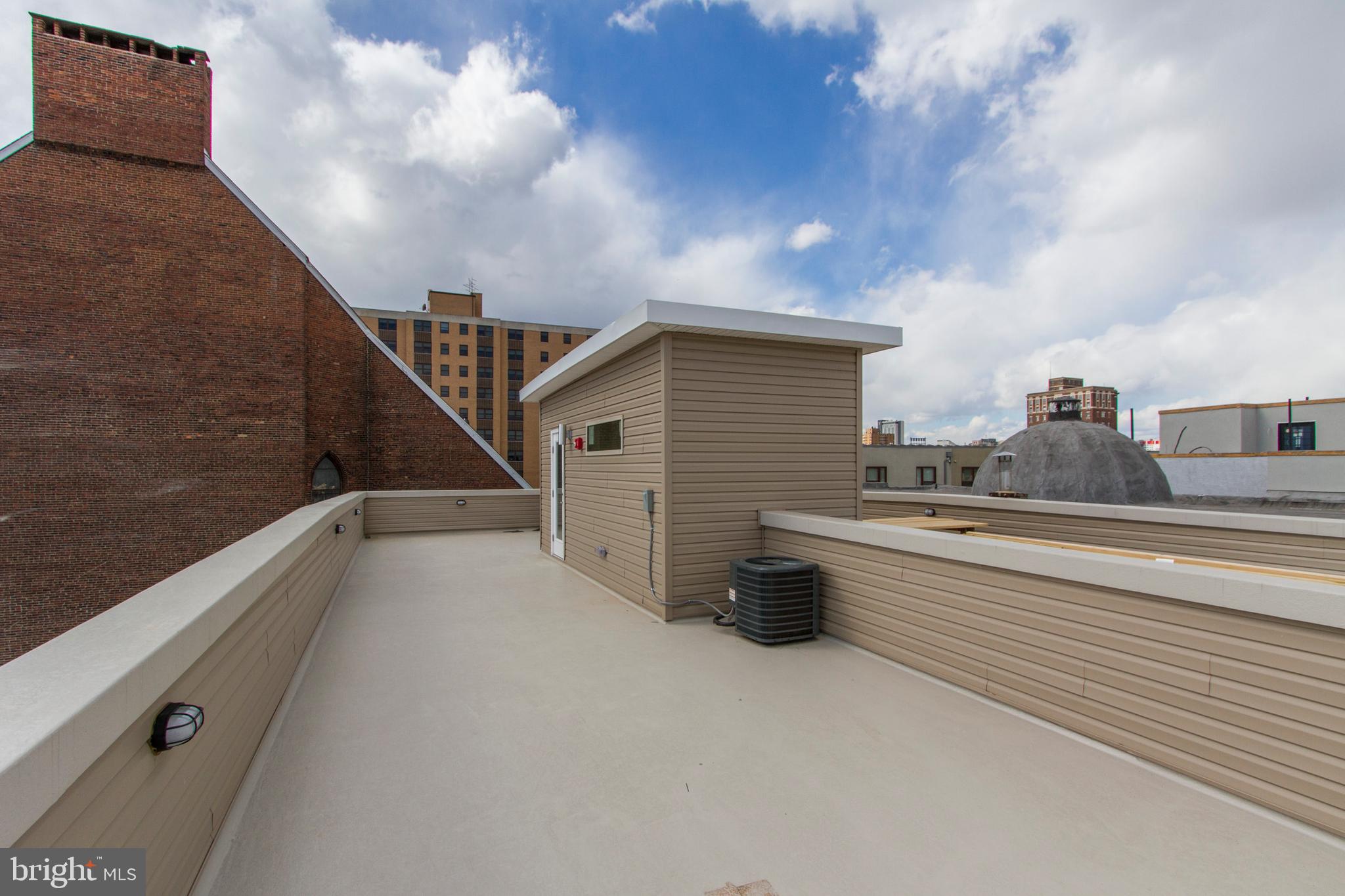 POPLAR - Residential Lease