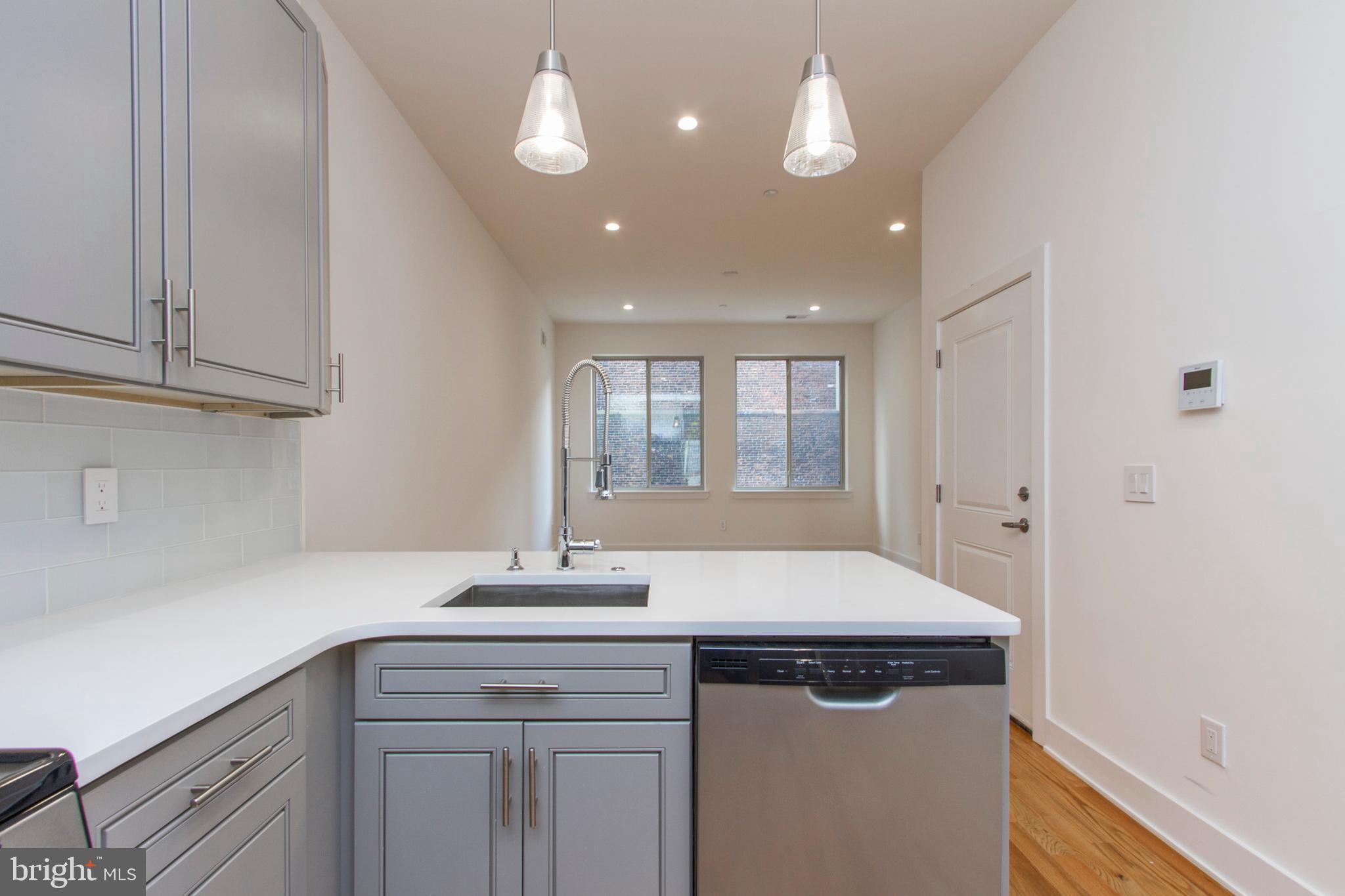 POPLAR - Residential Lease