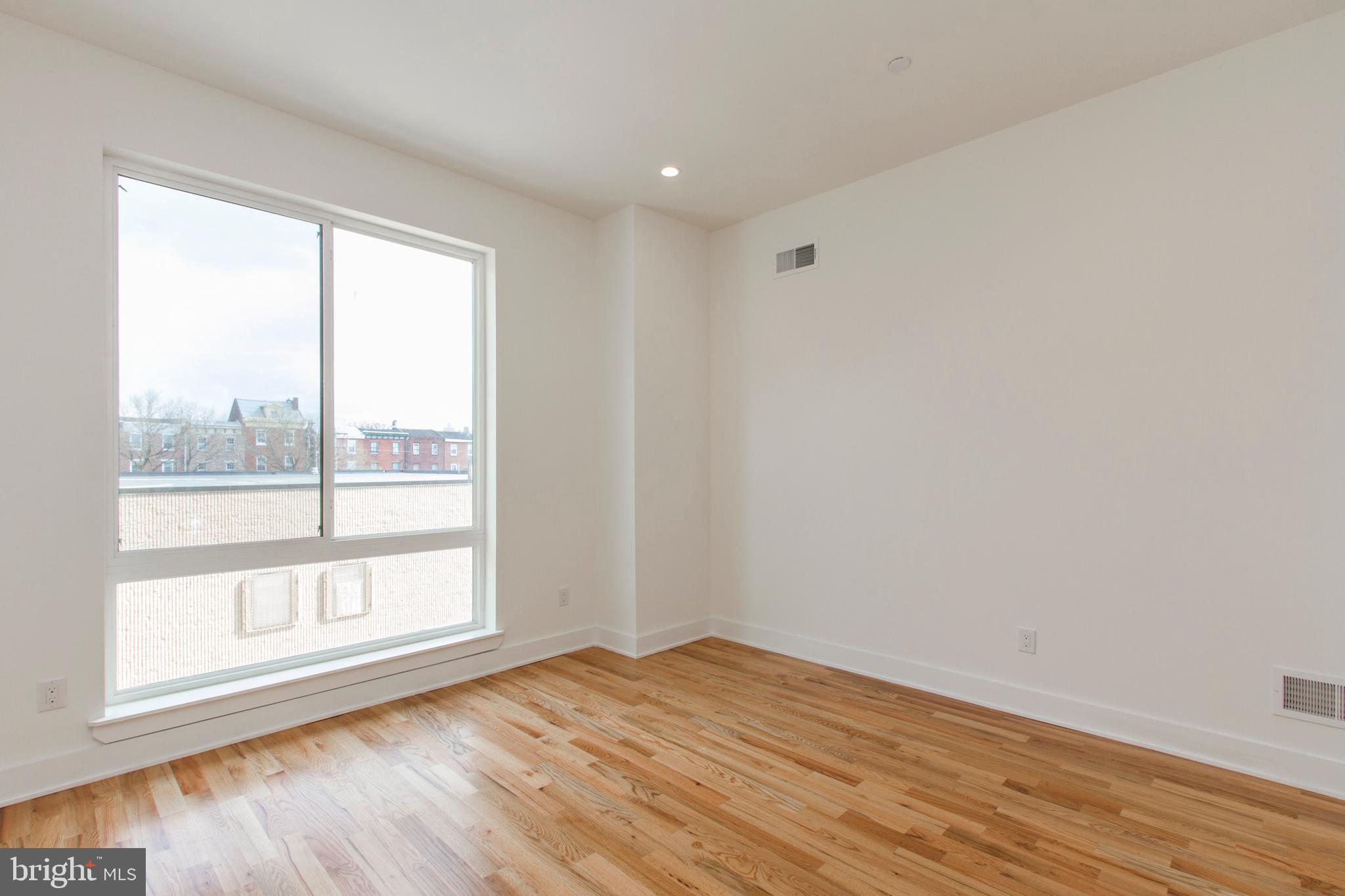 POPLAR - Residential Lease