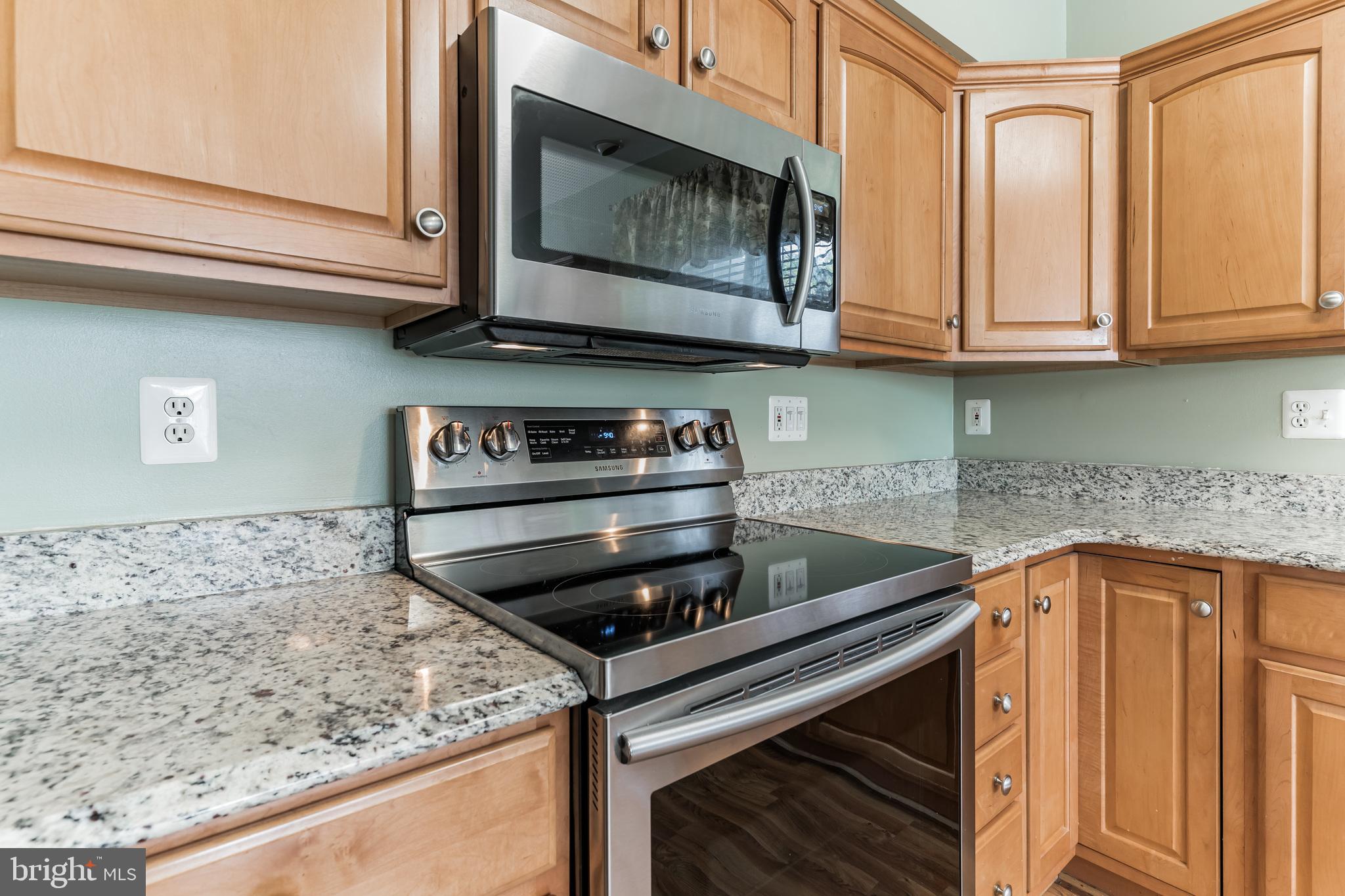 STONEHAVEN MEWS - Residential Lease