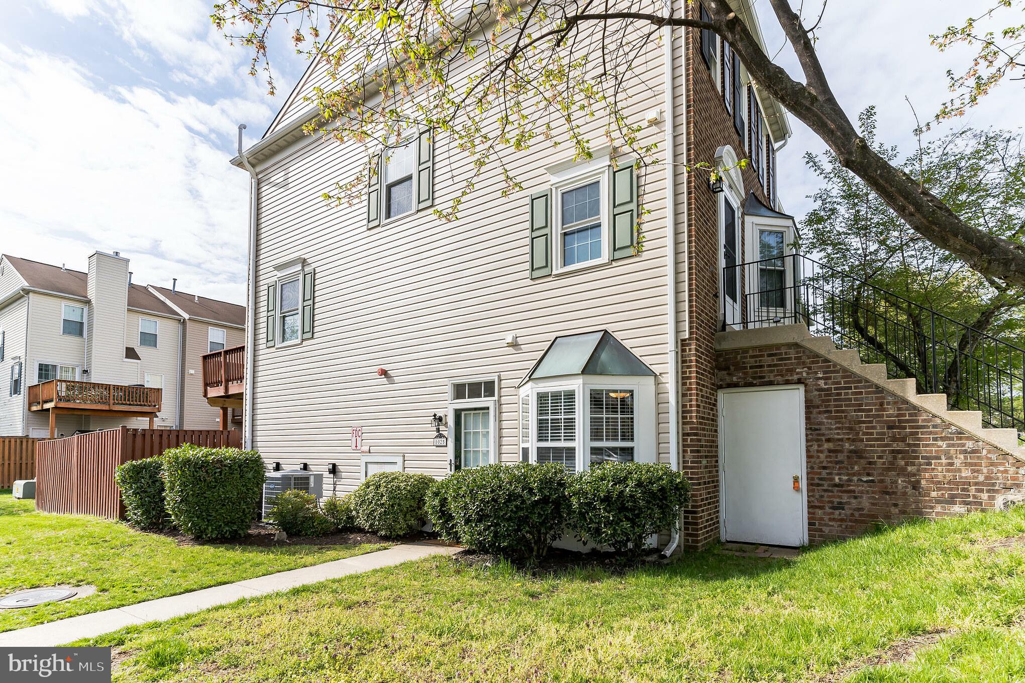 STONEHAVEN MEWS - Residential Lease