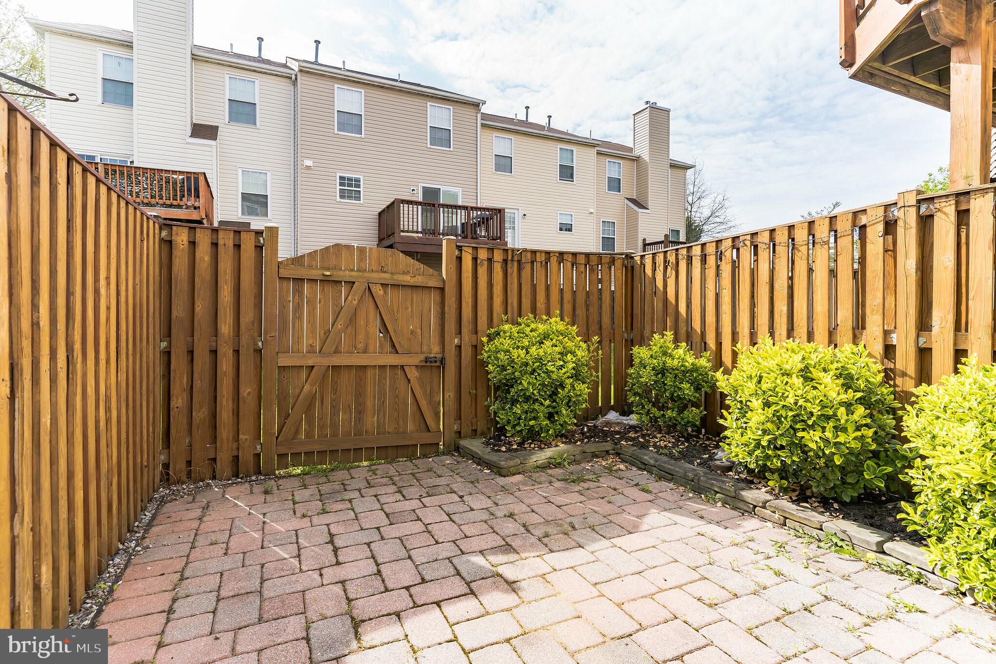 STONEHAVEN MEWS - Residential Lease