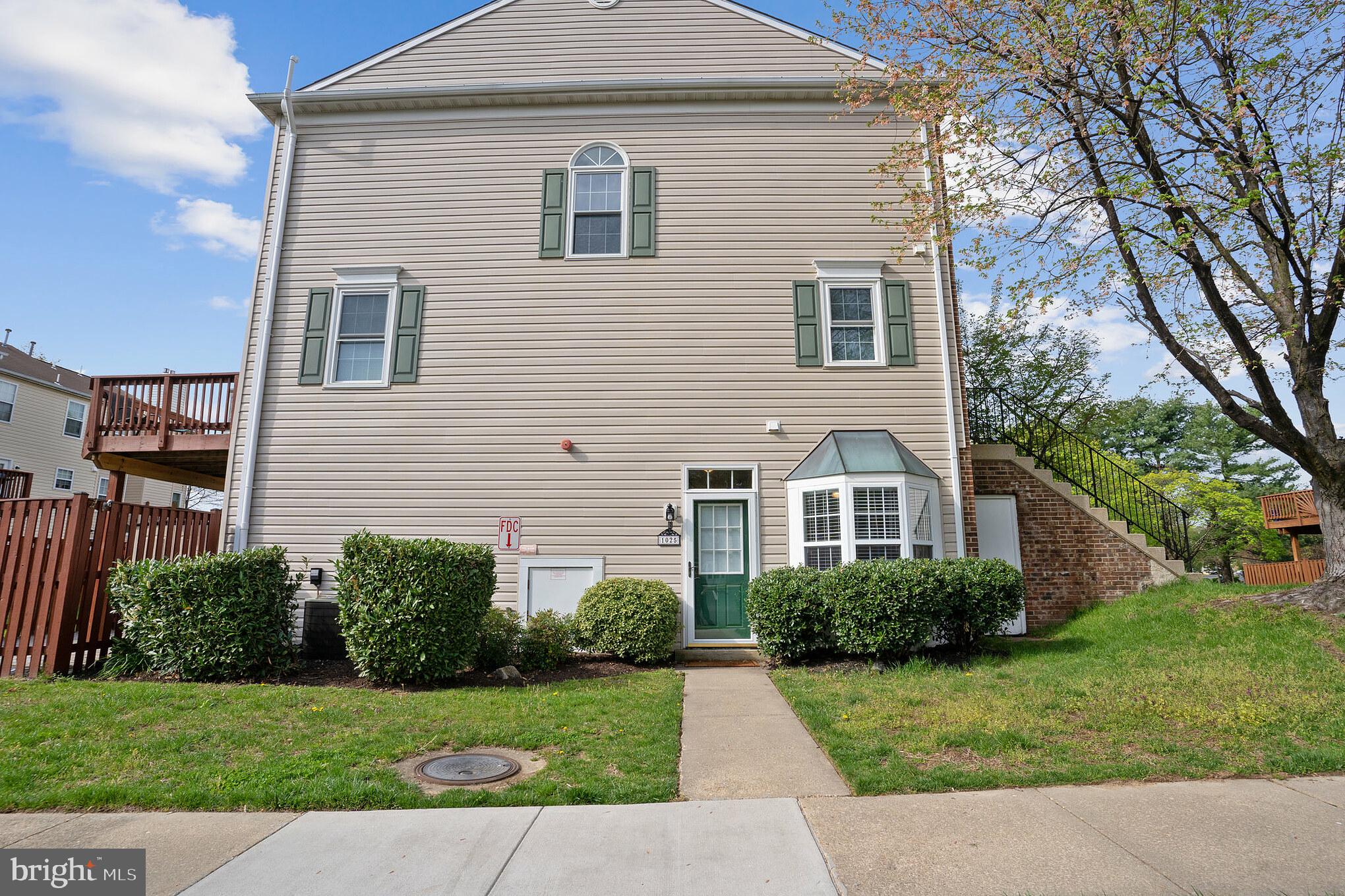 STONEHAVEN MEWS - Residential Lease