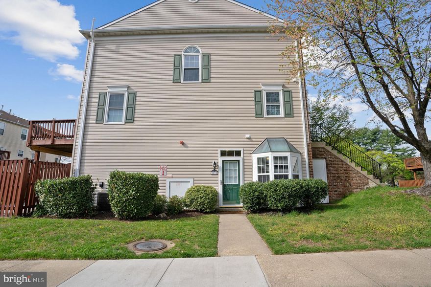 Fantastic end unit condo in desirable Crofton area! Over 1300 sq ft and high ceilings. Gorgeously updated kitchen with granite countertops and stainless steel appliances. Large living area with gas fireplace exits to fenced yard with patio. Master suite features spacious closets and private en suite with double vanity! Walking distance to community pool. Close to shopping, dining, MARC, BWI, Ft Meade and all major hwys.