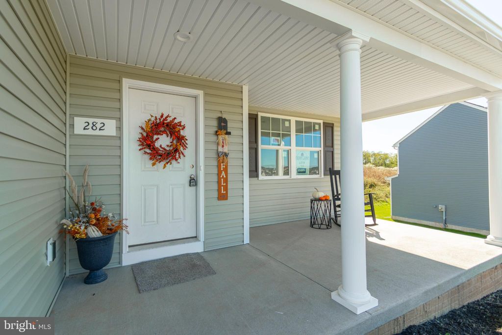 Photo of 282 Valley View Cir #141, YORK, PA 17408 (MLS # PAYK2079670)