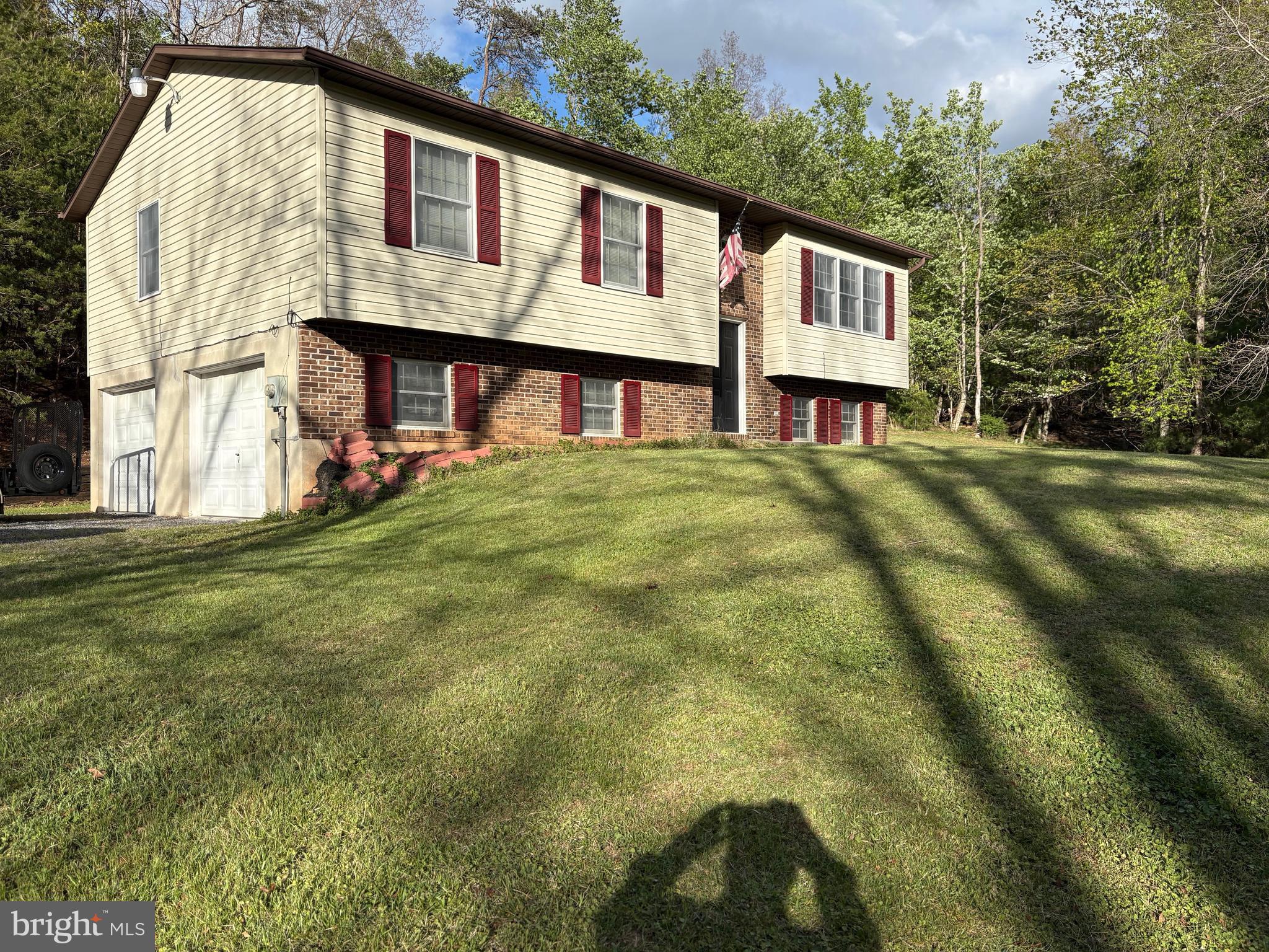 MIDDLE RIDGE ESTATES - Residential