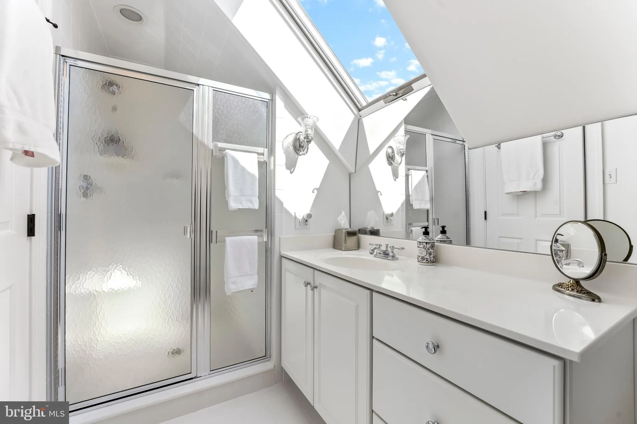 West Chester, Pennsylvania 19382, United States, 4 Bedrooms Bedrooms, ,5 BathroomsBathrooms,Residential,Contingent,78475