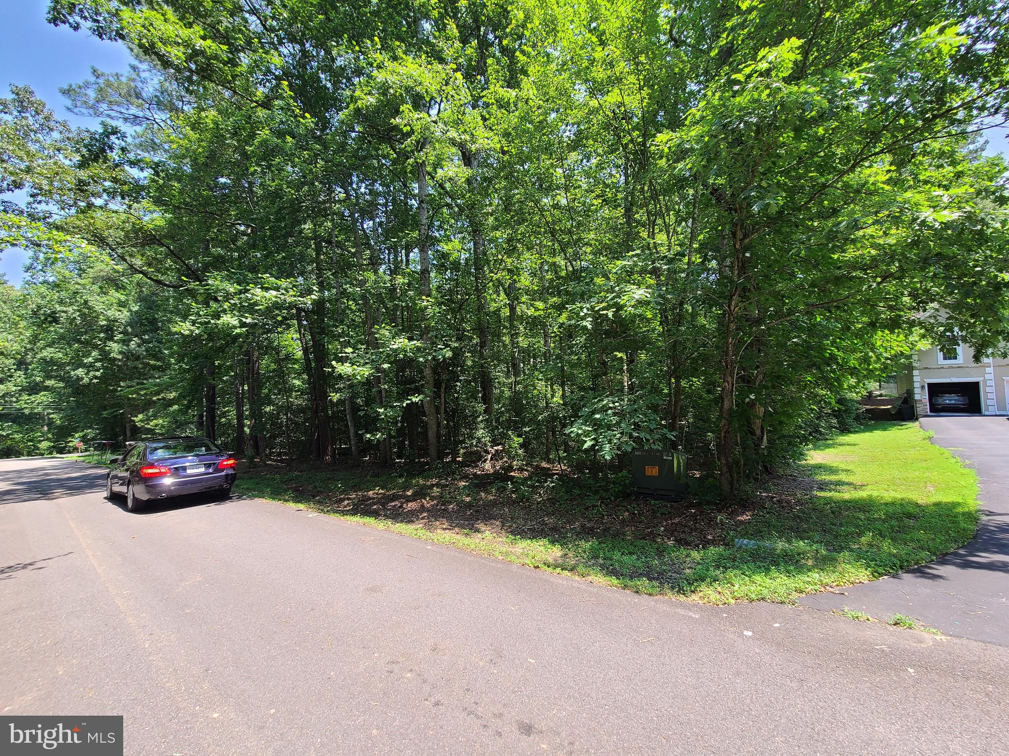 226 SEA CLIFF DRIVE