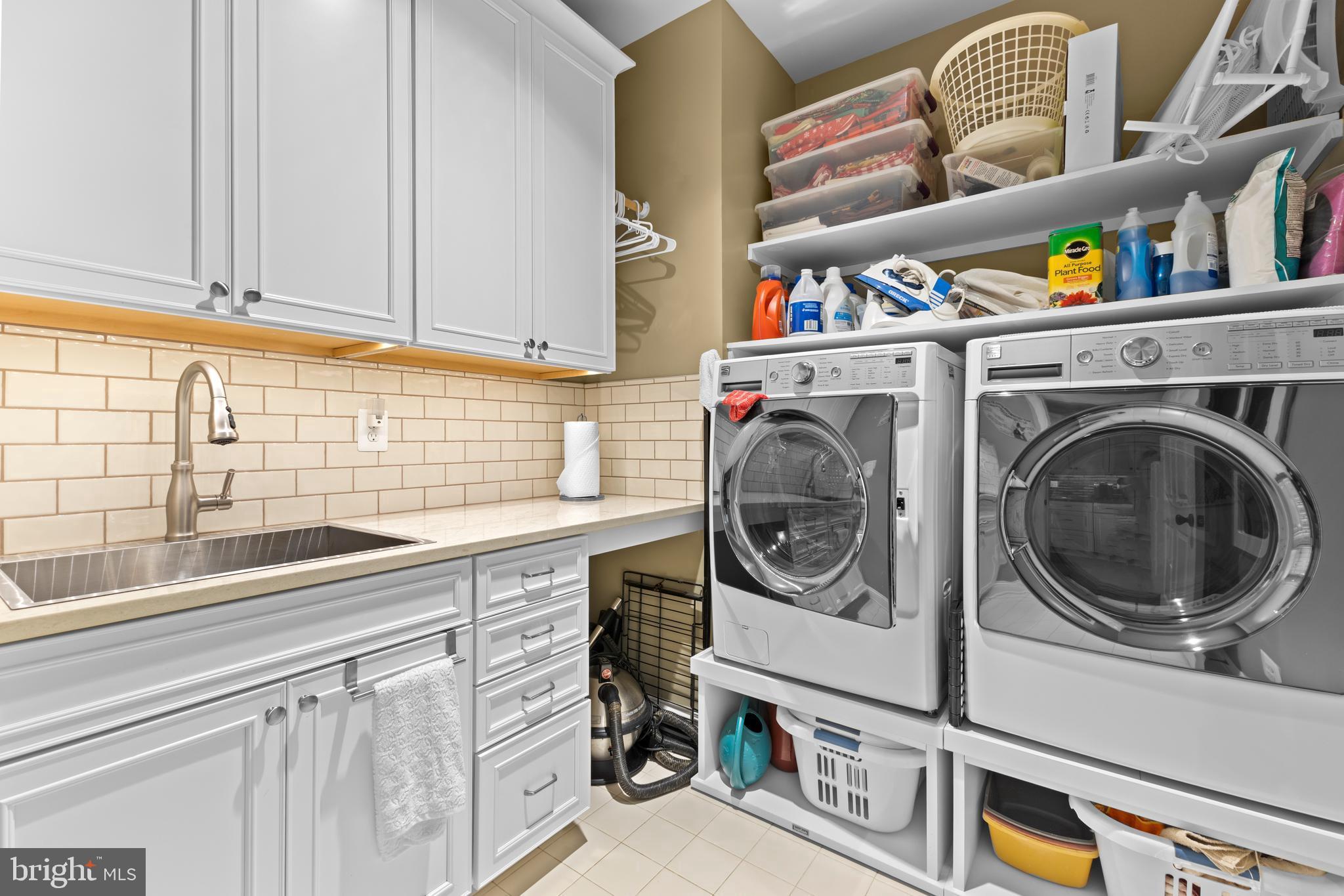 EASTON VILLAGE - Residential