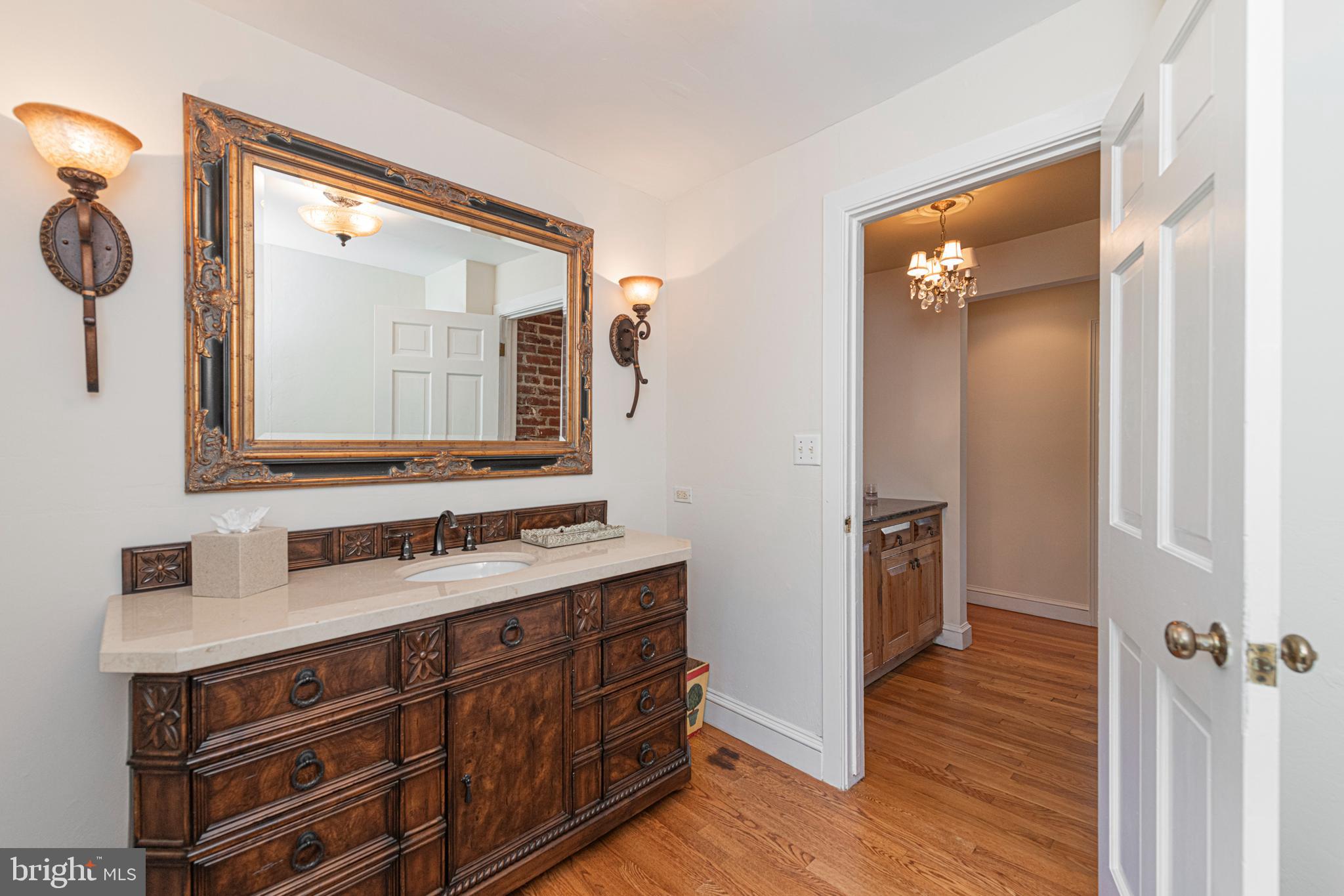 ARONWOLD - Residential