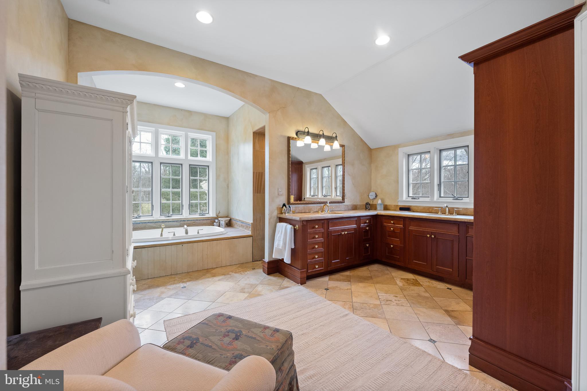 ARONWOLD - Residential