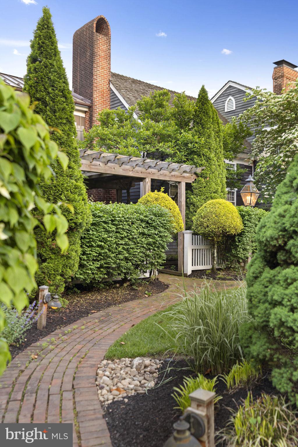 DOYLESTOWN - Residential