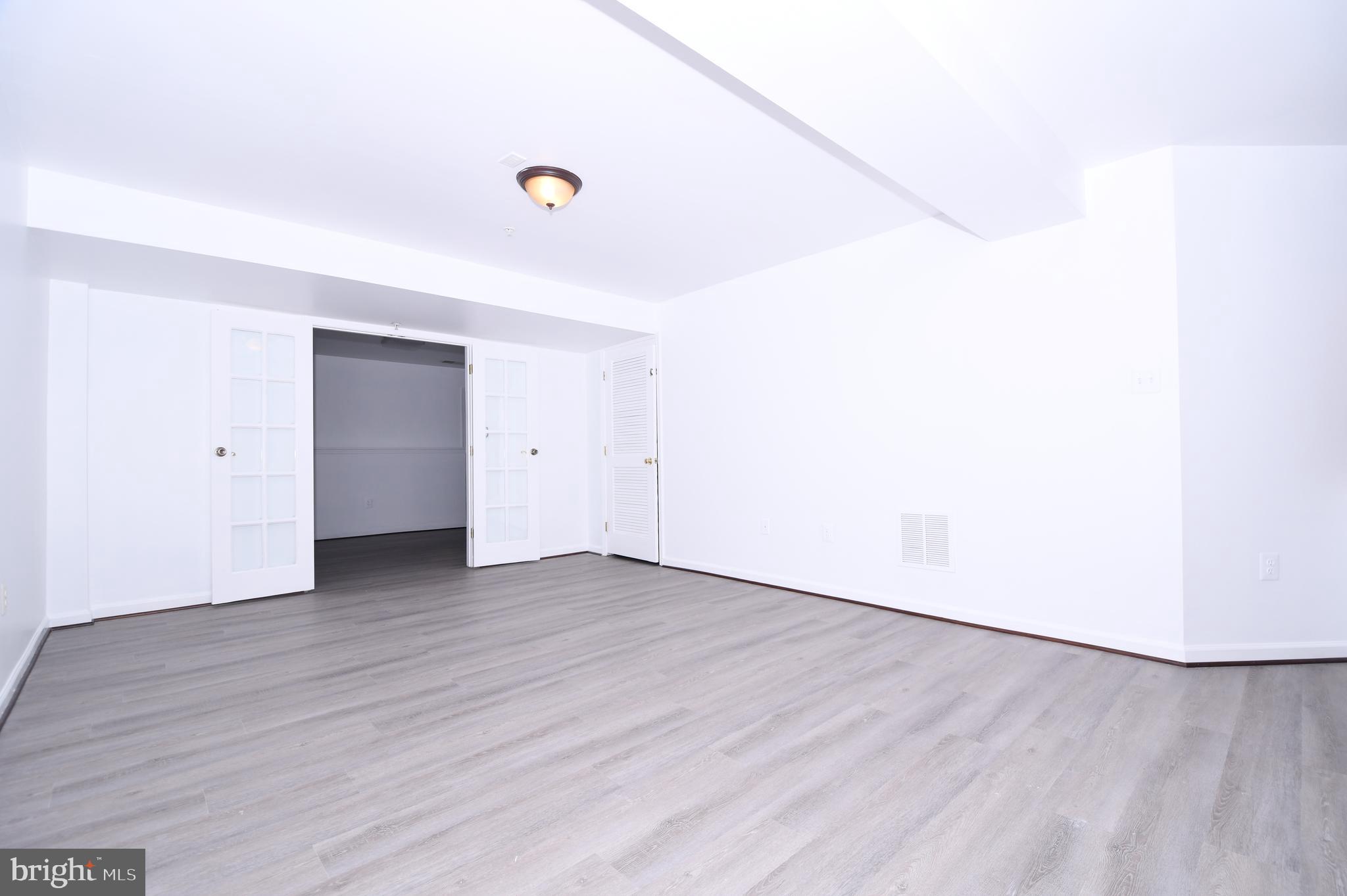 VILLAGES OF URBANA - Residential Lease