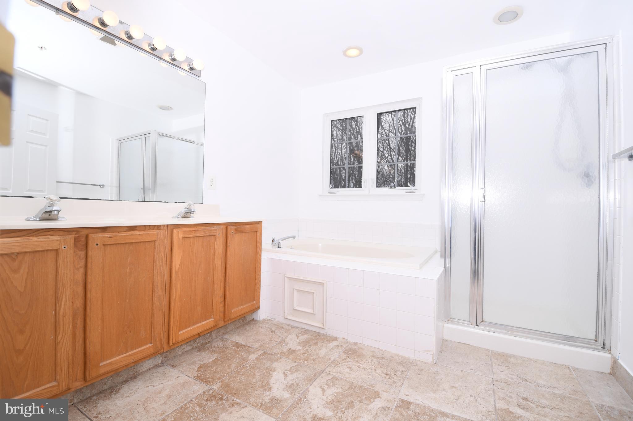 VILLAGES OF URBANA - Residential Lease