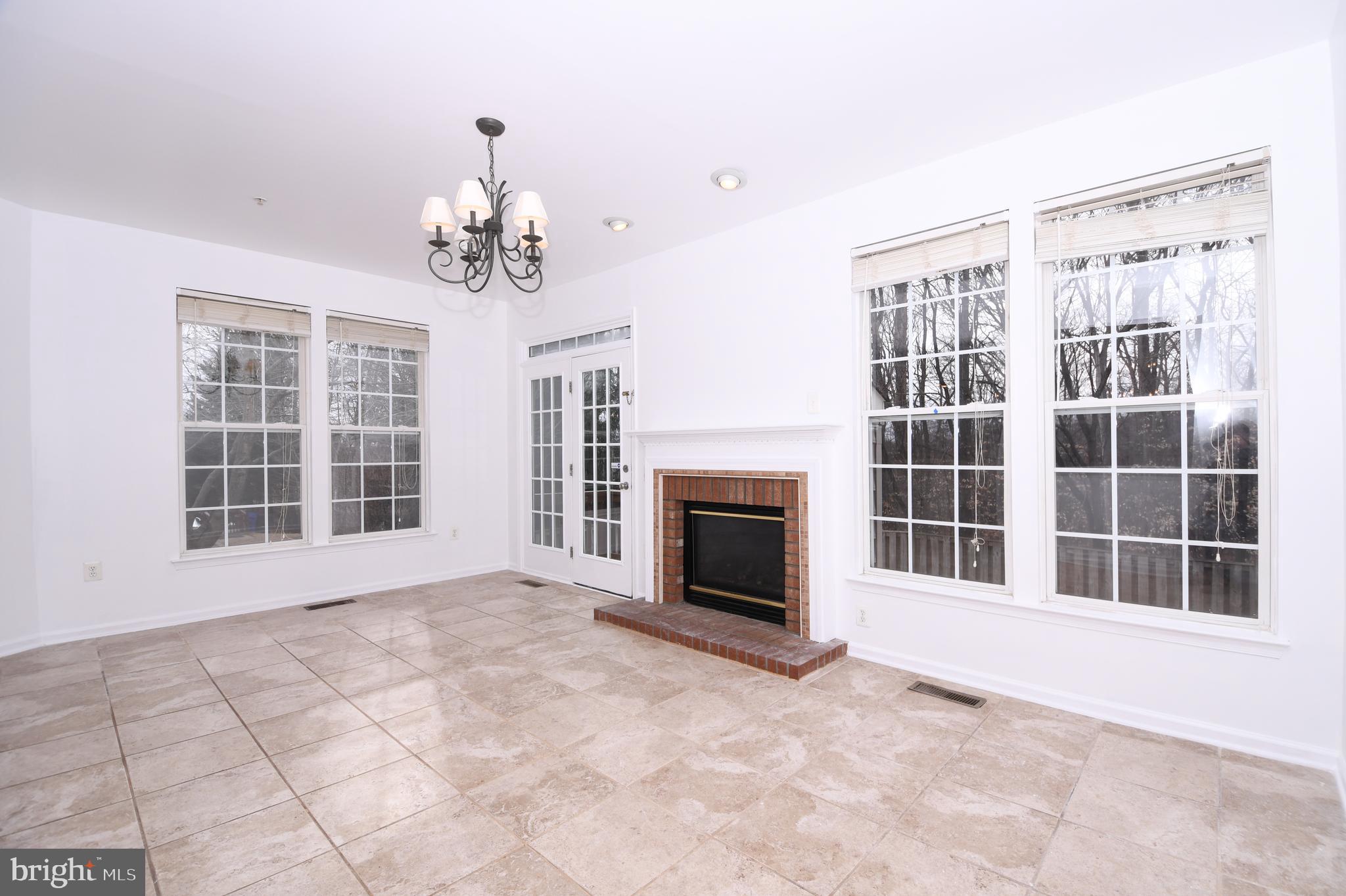 VILLAGES OF URBANA - Residential Lease