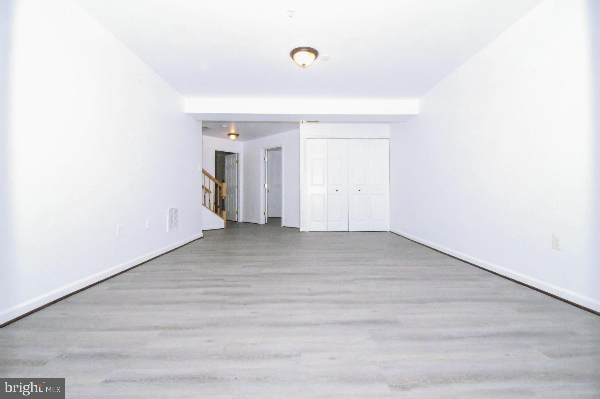 VILLAGES OF URBANA - Residential Lease