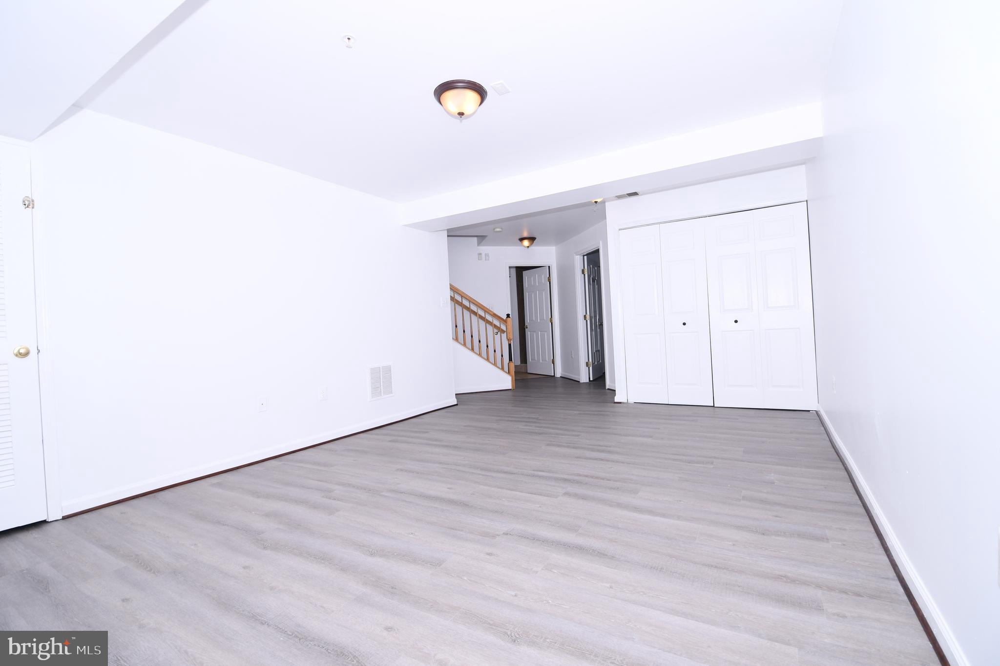 VILLAGES OF URBANA - Residential Lease