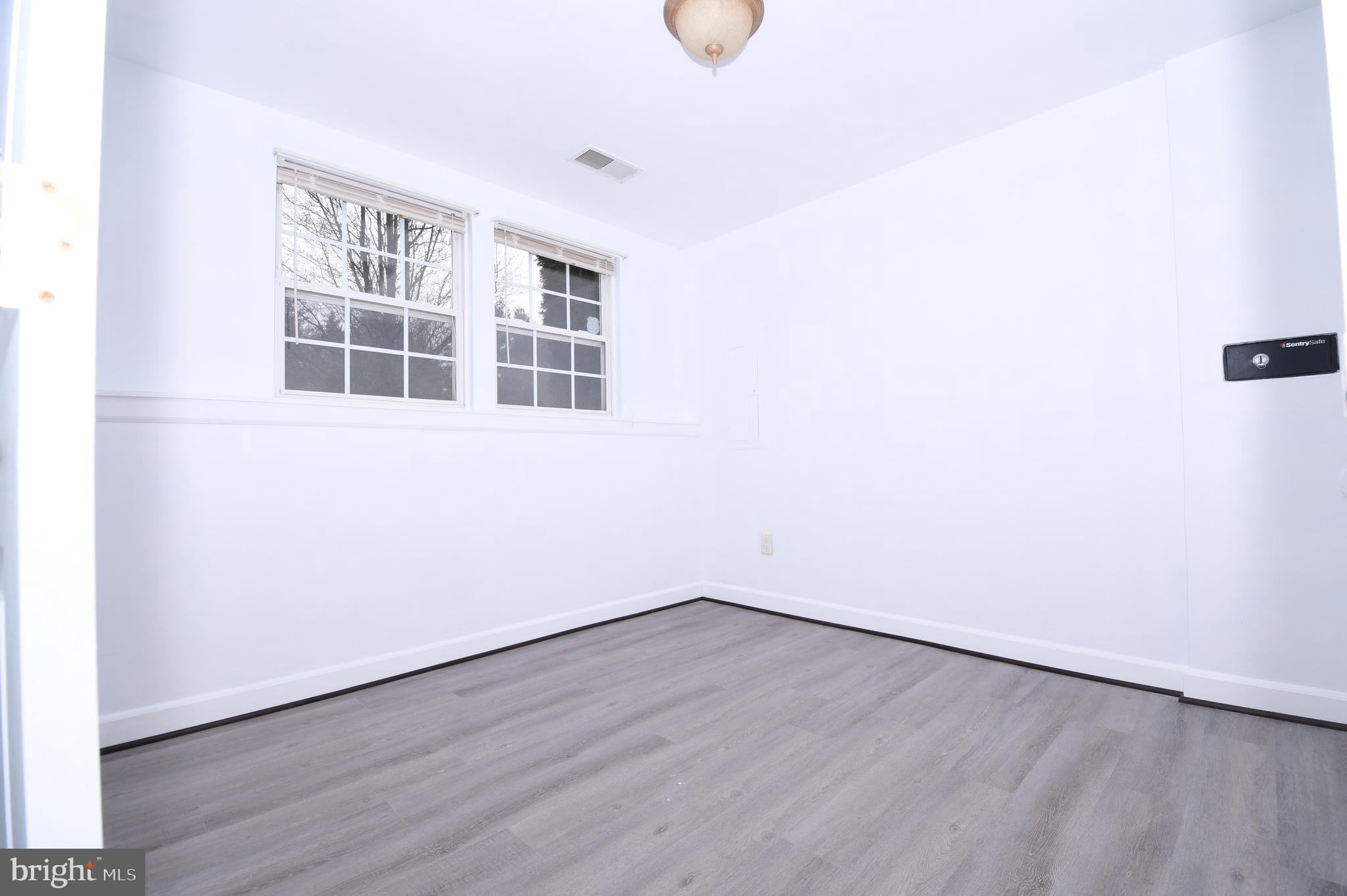 VILLAGES OF URBANA - Residential Lease