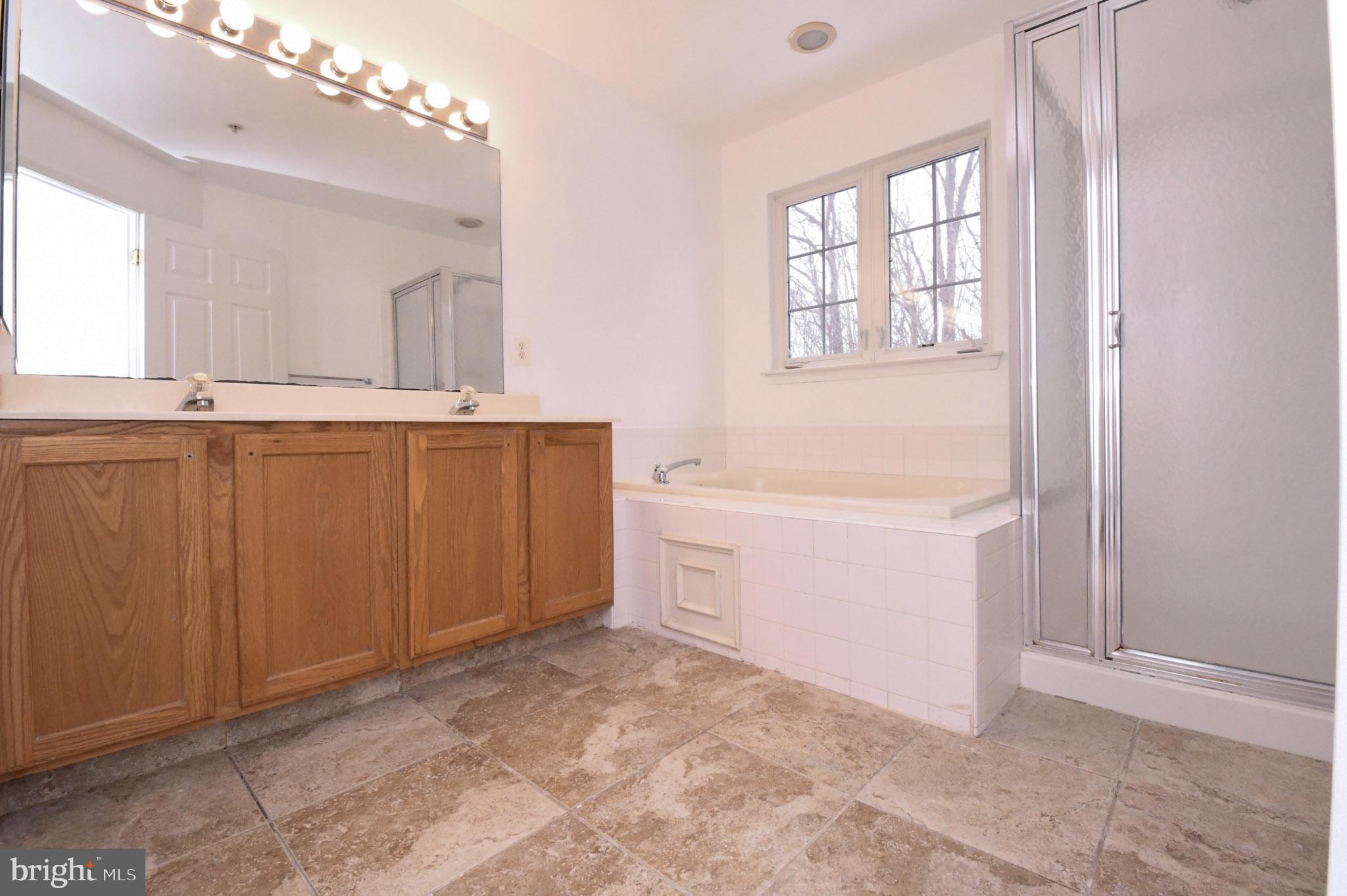 VILLAGES OF URBANA - Residential Lease