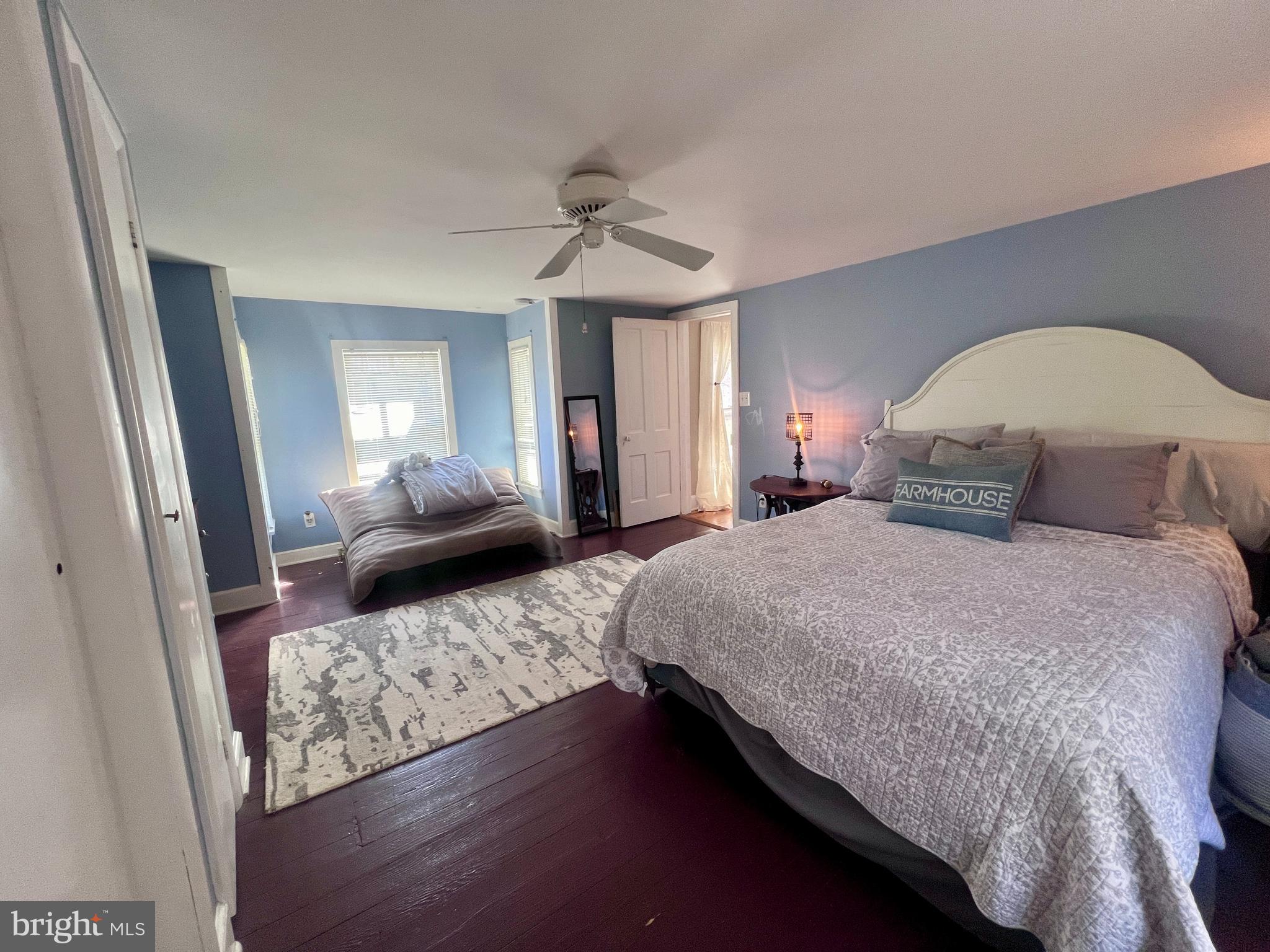 ROUND HILL - Residential