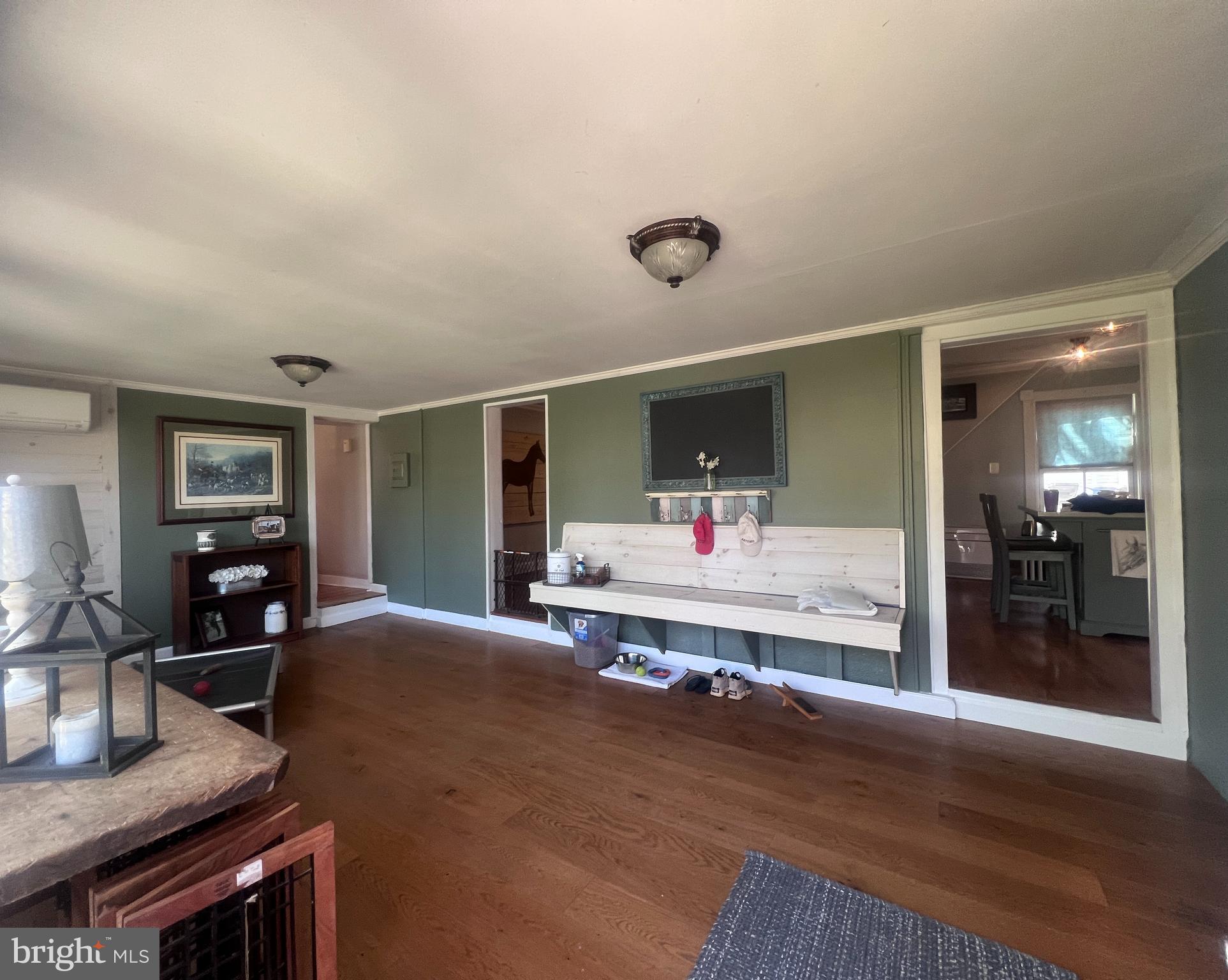 ROUND HILL - Residential