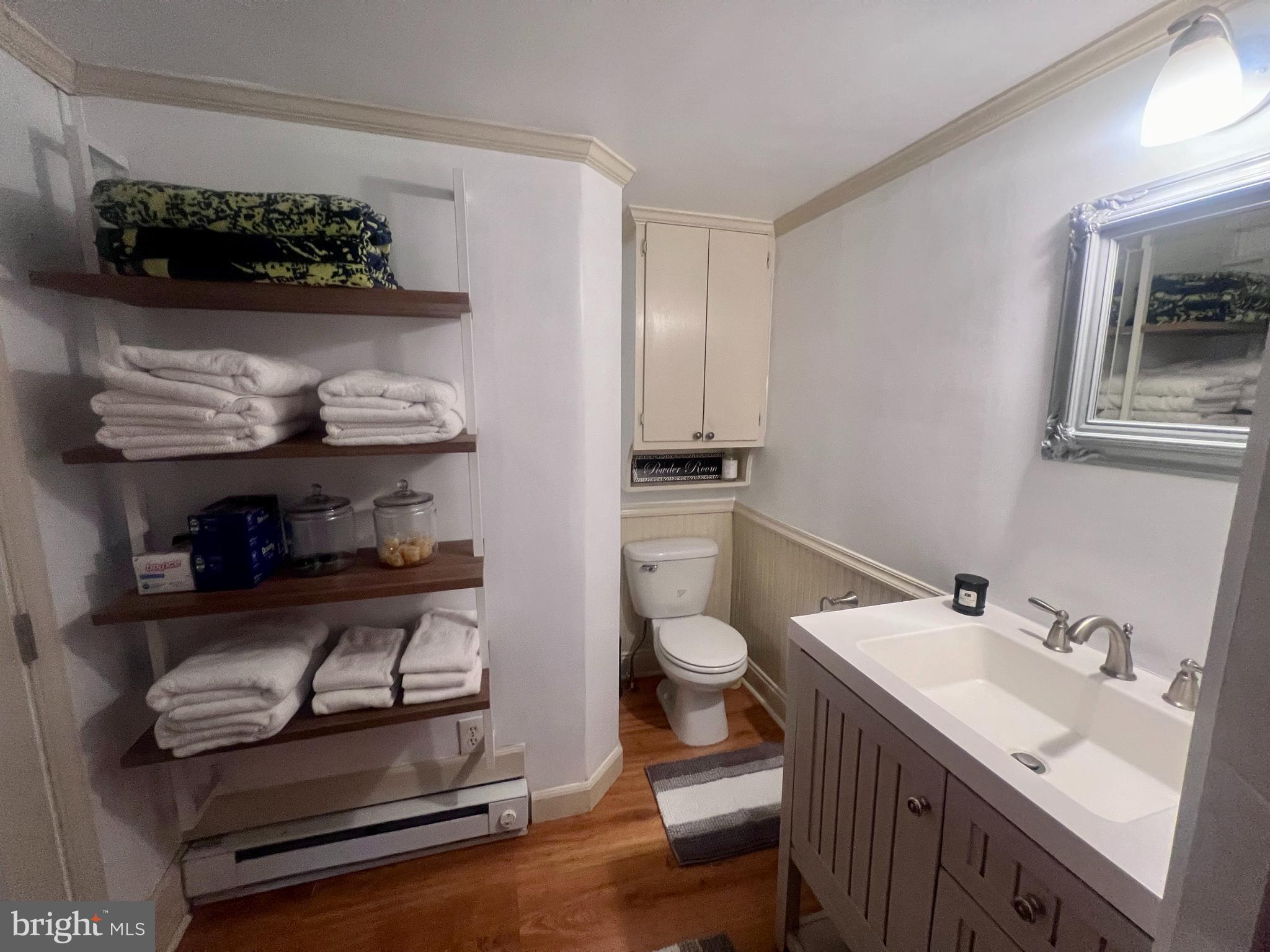 ROUND HILL - Residential