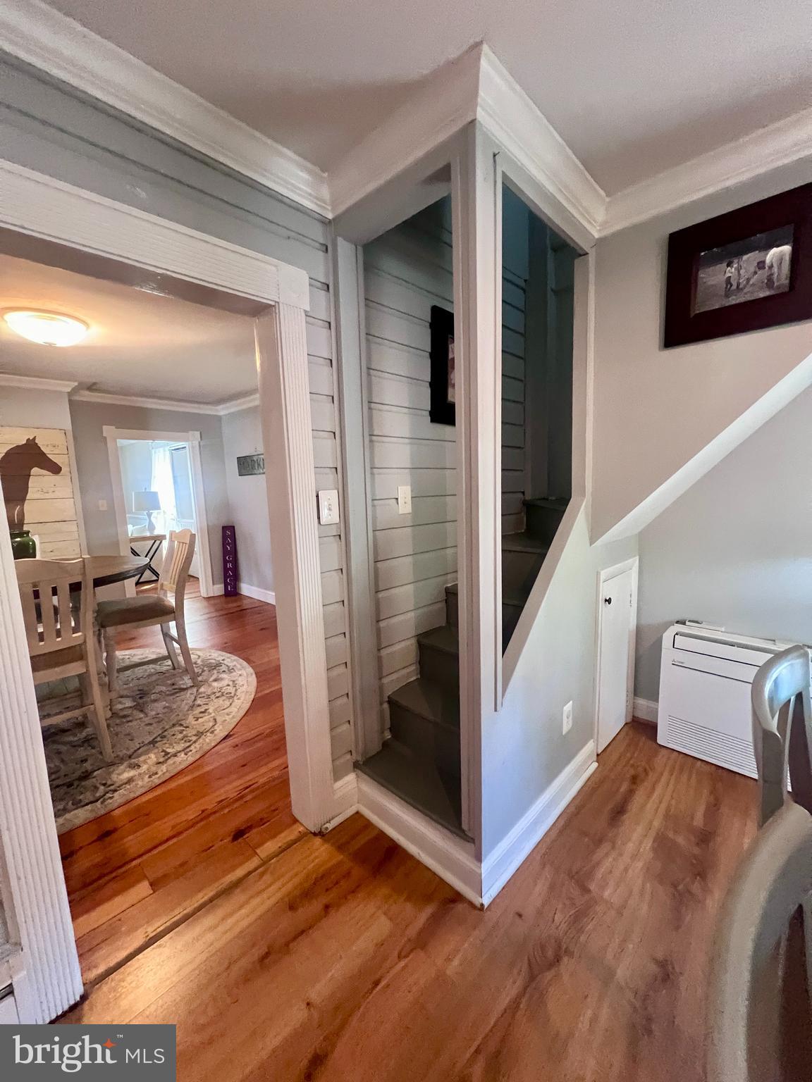 ROUND HILL - Residential