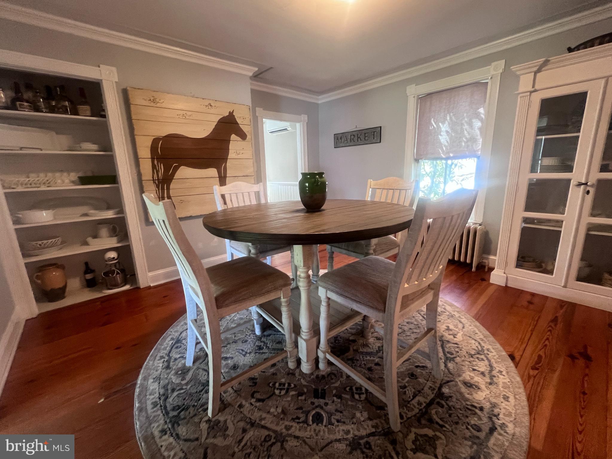 ROUND HILL - Residential