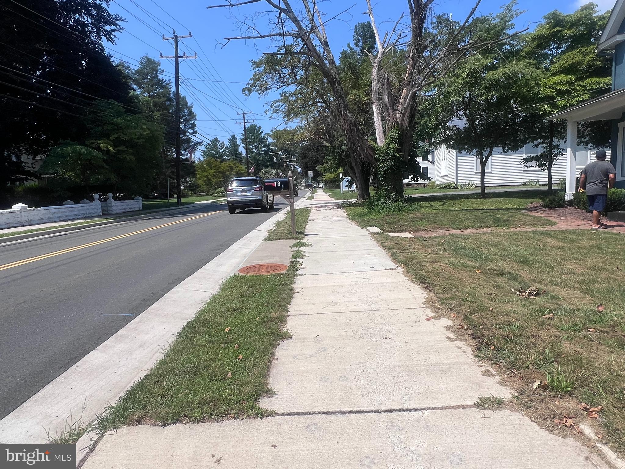 ROUND HILL - Residential