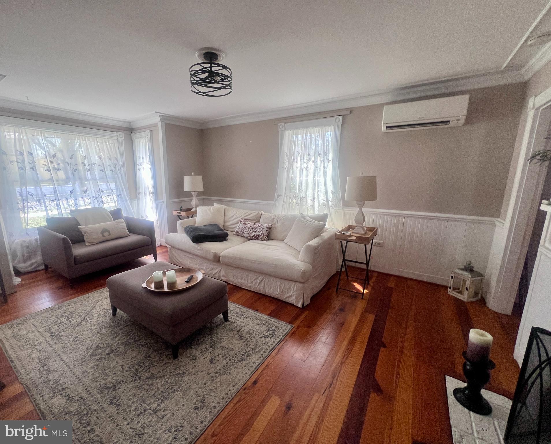 ROUND HILL - Residential