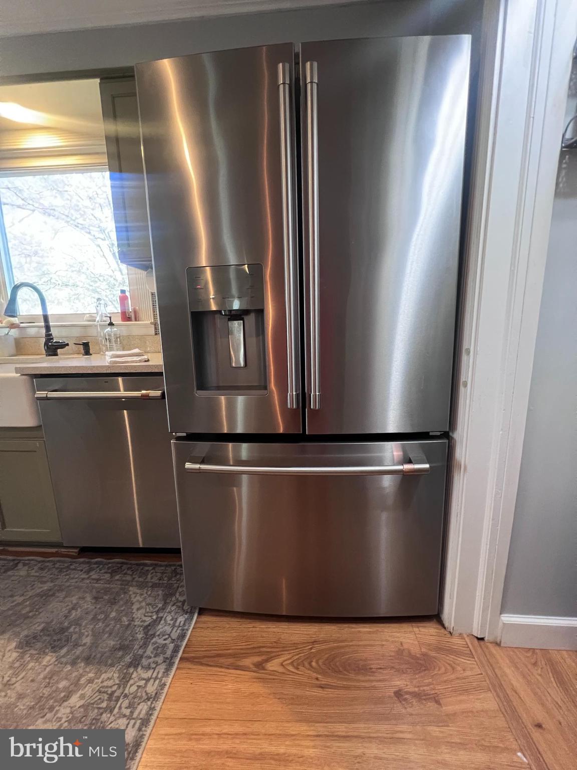 ROUND HILL - Residential