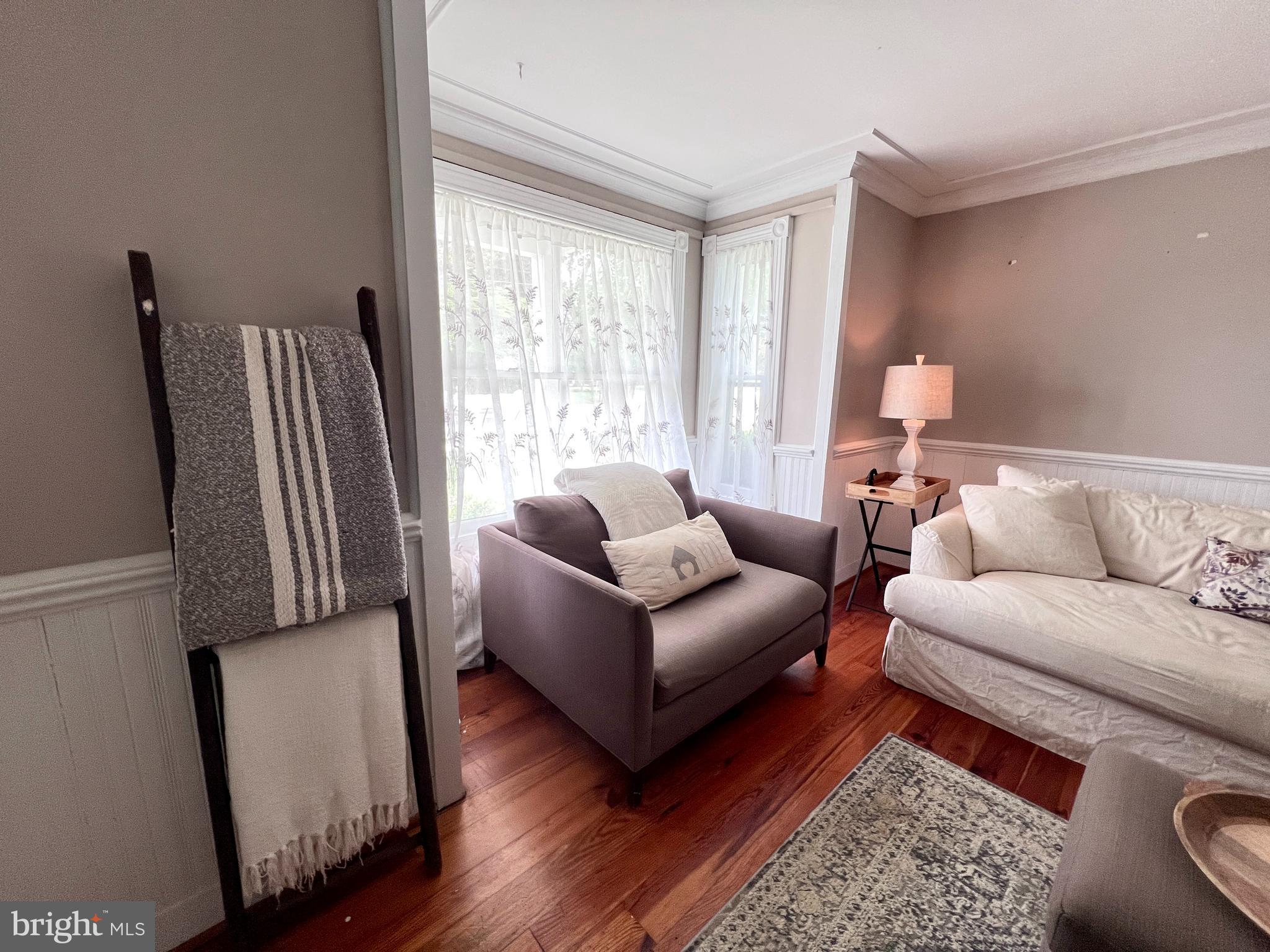 ROUND HILL - Residential