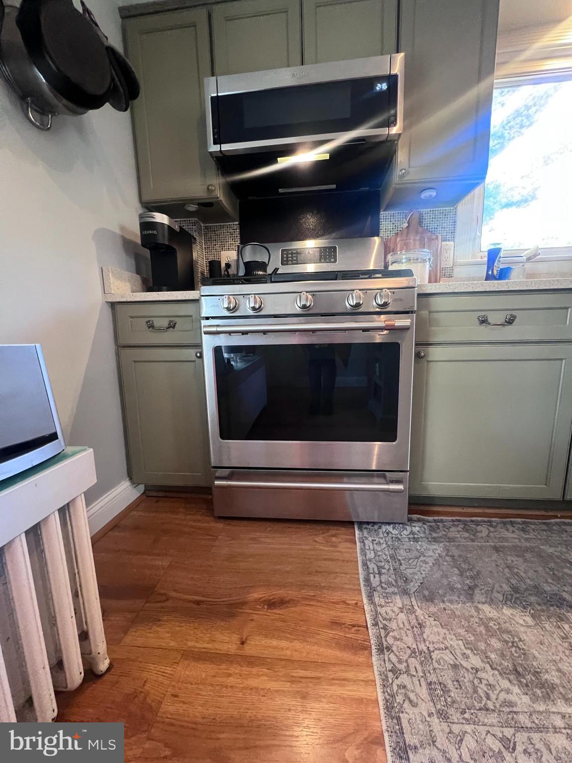 ROUND HILL - Residential