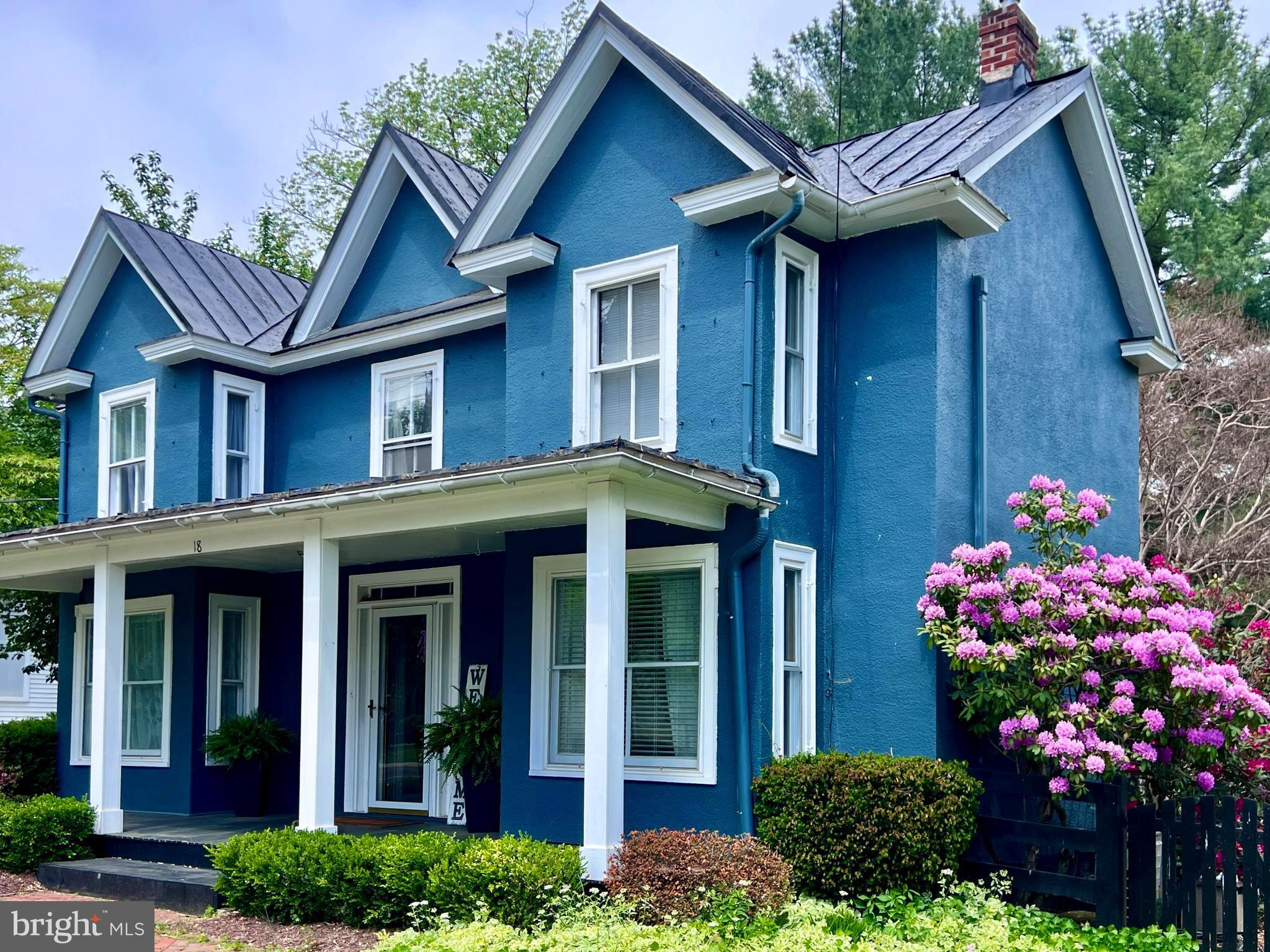 ROUND HILL - Residential