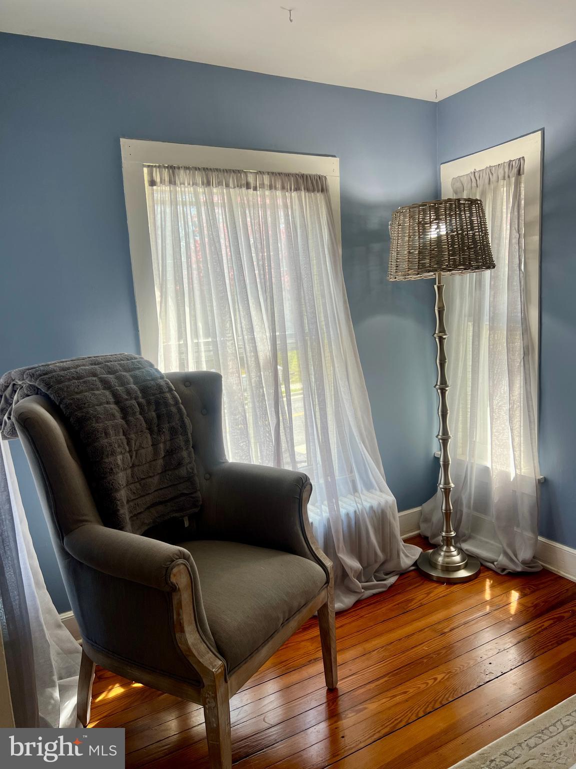 ROUND HILL - Residential