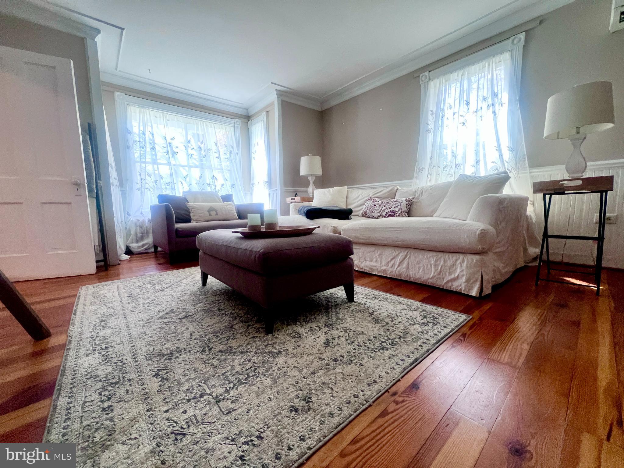 ROUND HILL - Residential