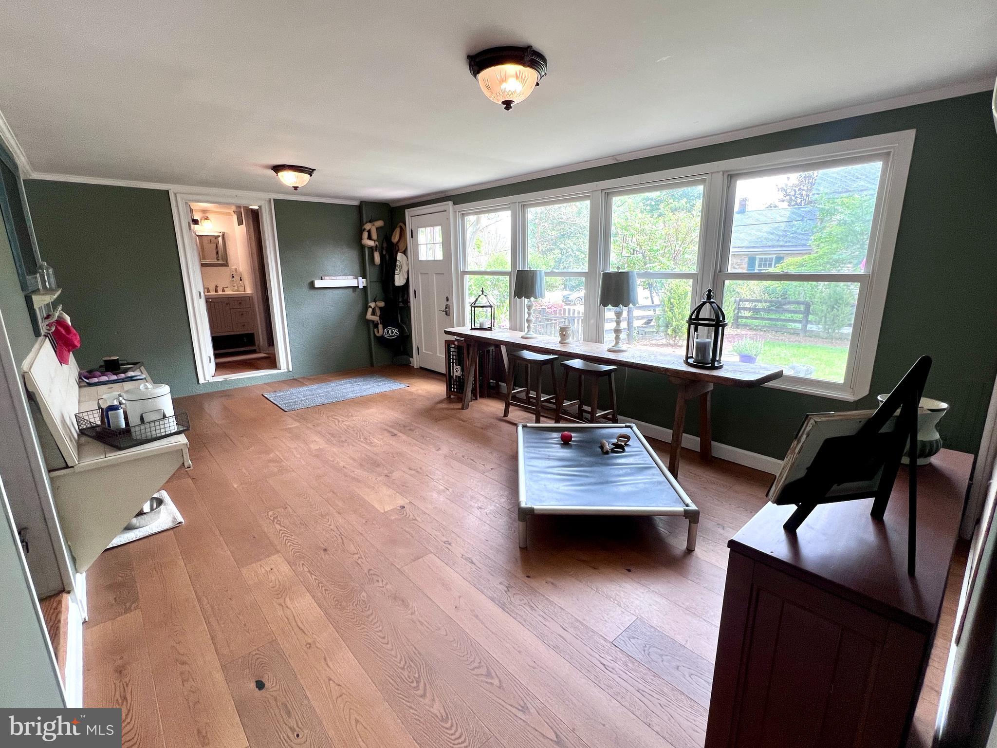 ROUND HILL - Residential