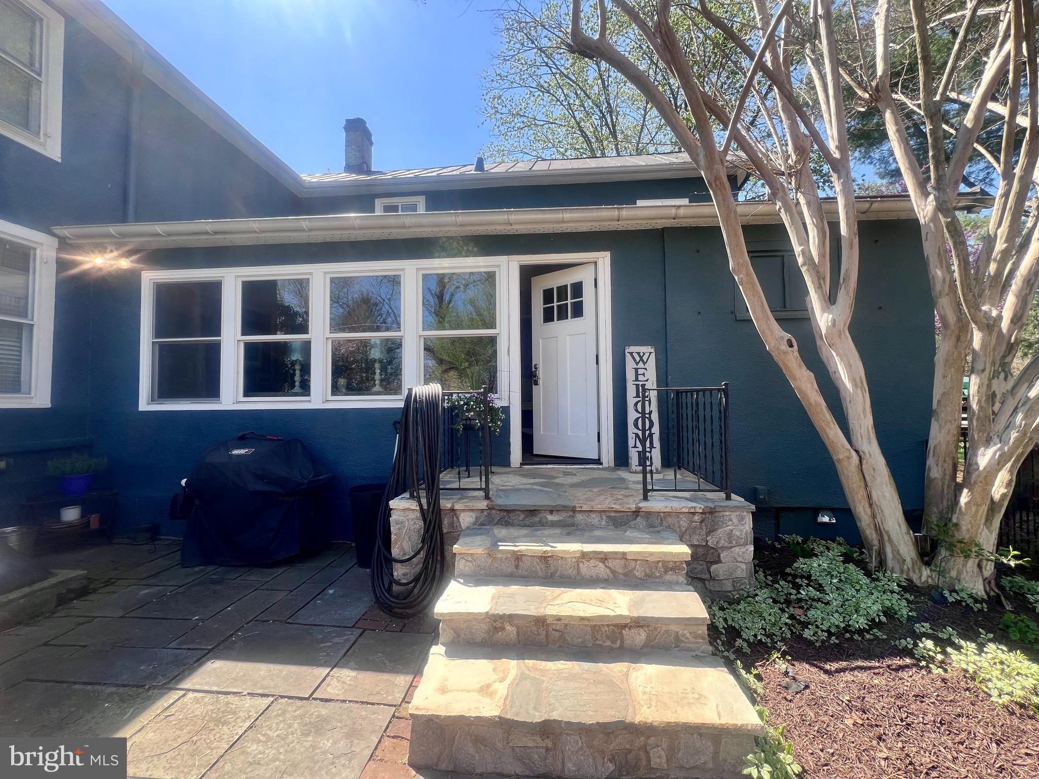 ROUND HILL - Residential