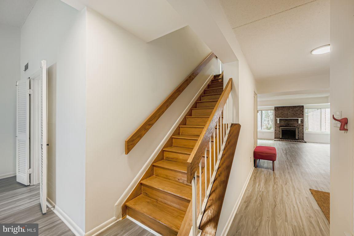 OAKHAMPTON - Residential Lease